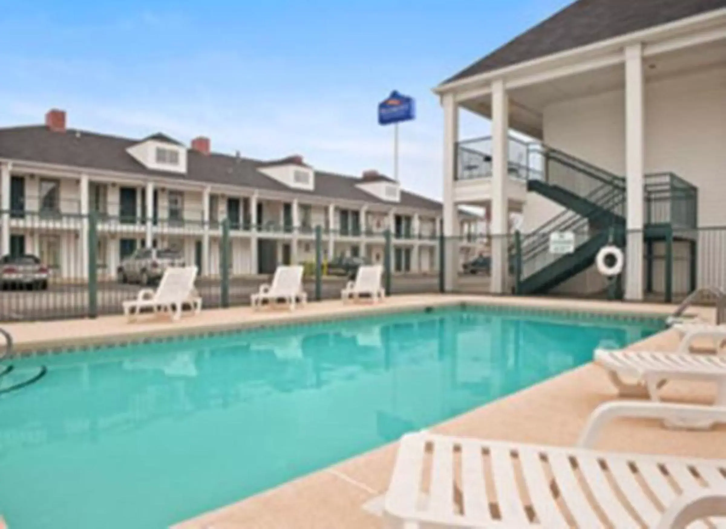 Day, Swimming Pool in Baymont by Wyndham Tuscaloosa