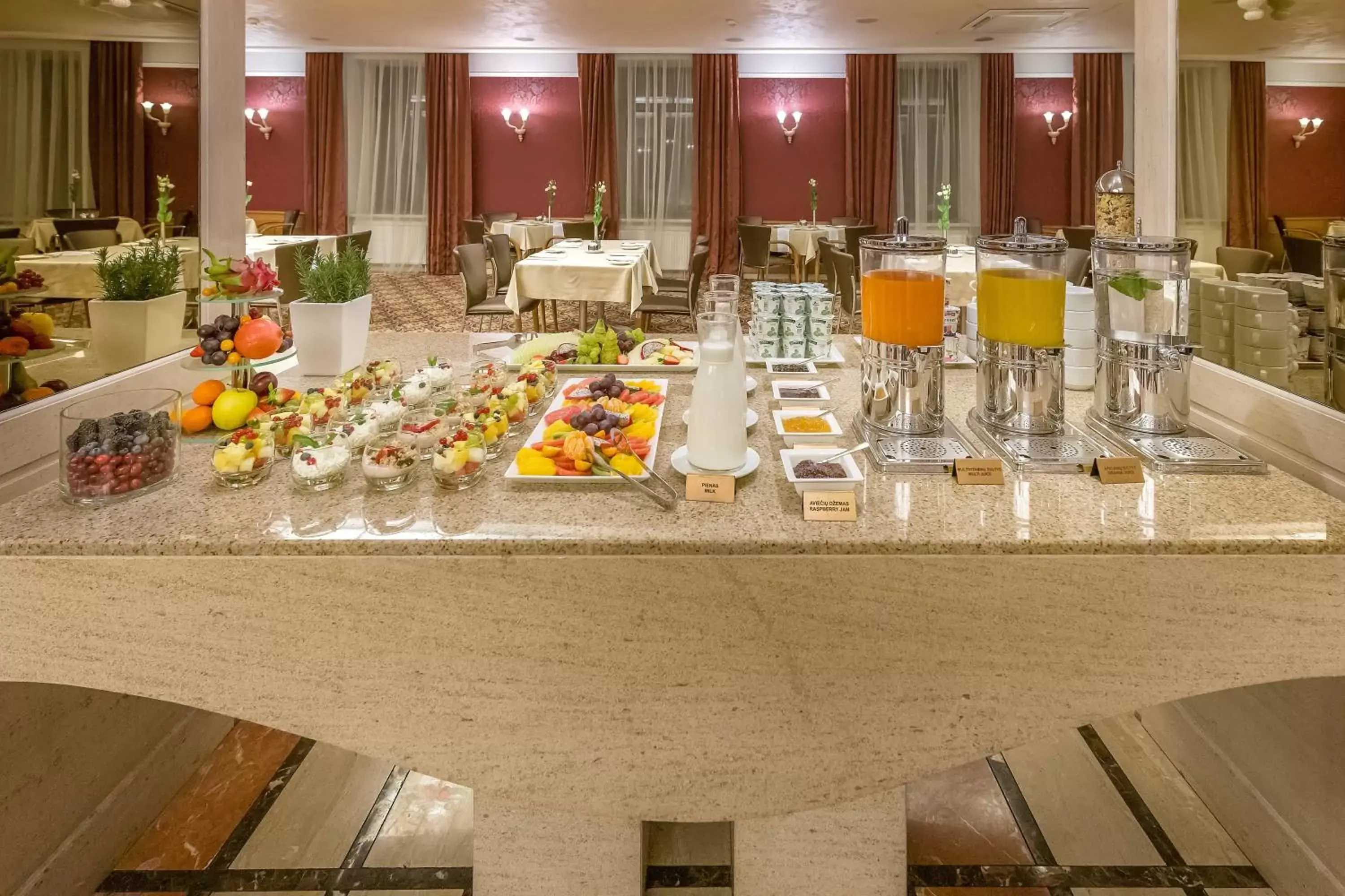 Food and drinks in Artis Centrum Hotels