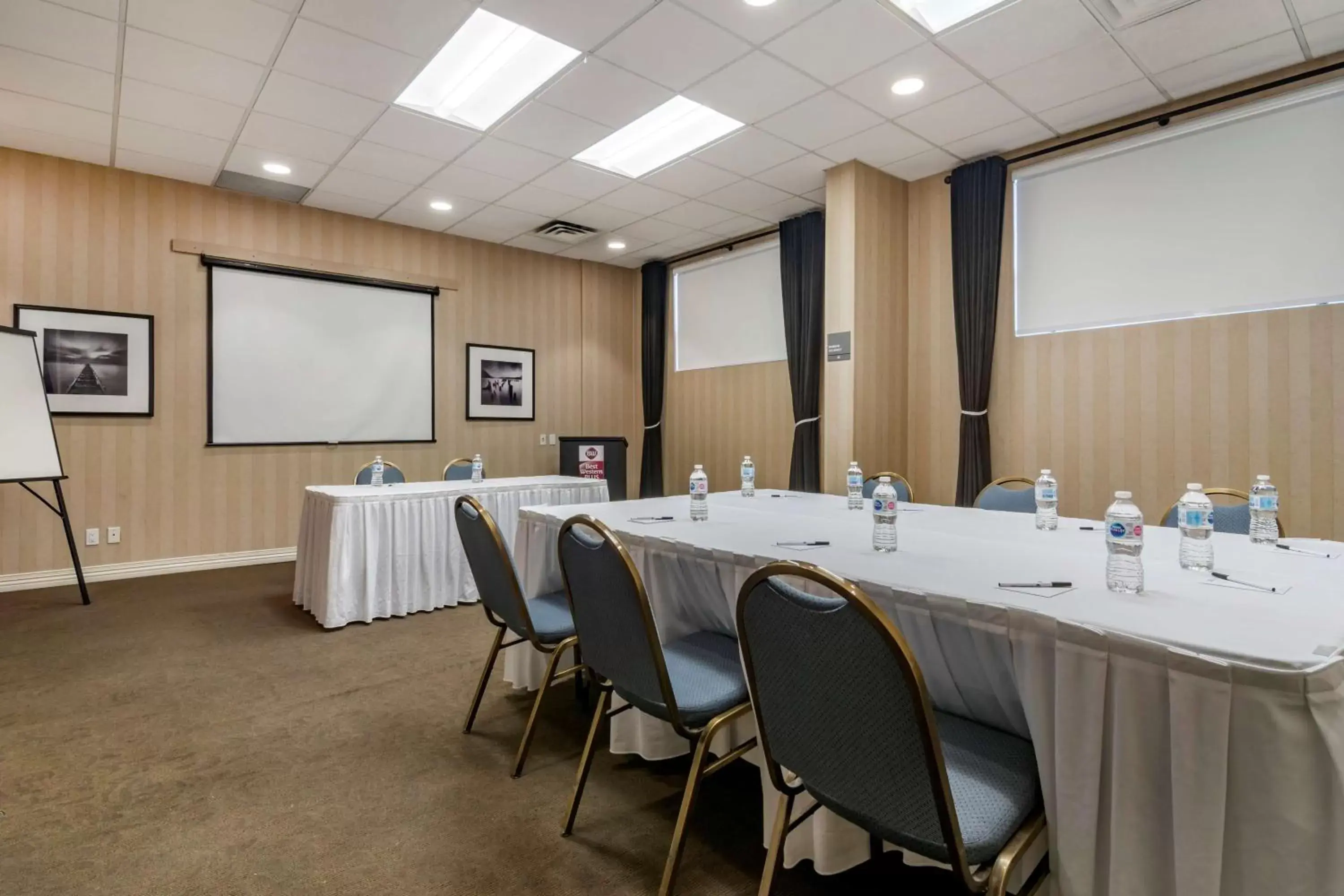 Meeting/conference room in Best Western Plus Vancouver Airport Hotel