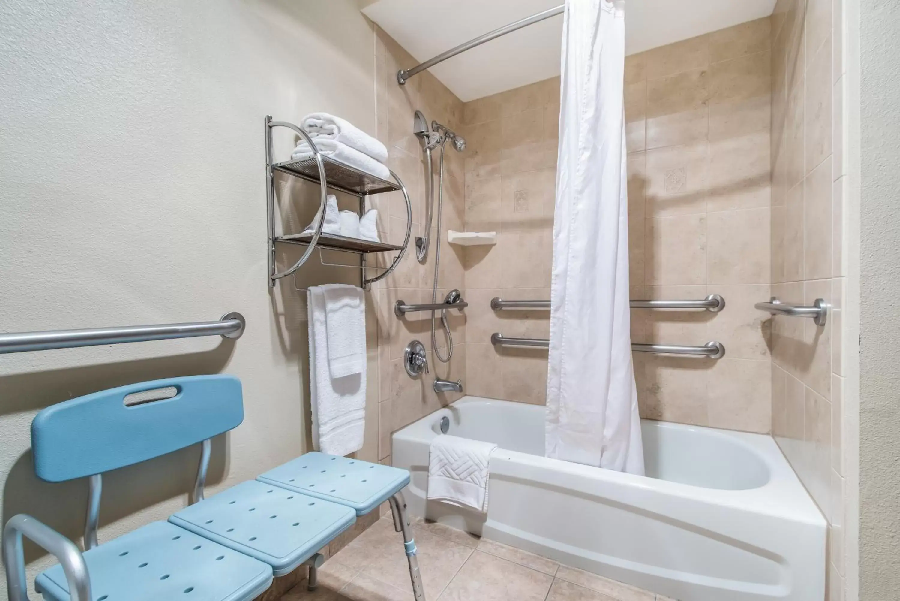 Bathroom in Red Lion Inn & Suites Vancouver