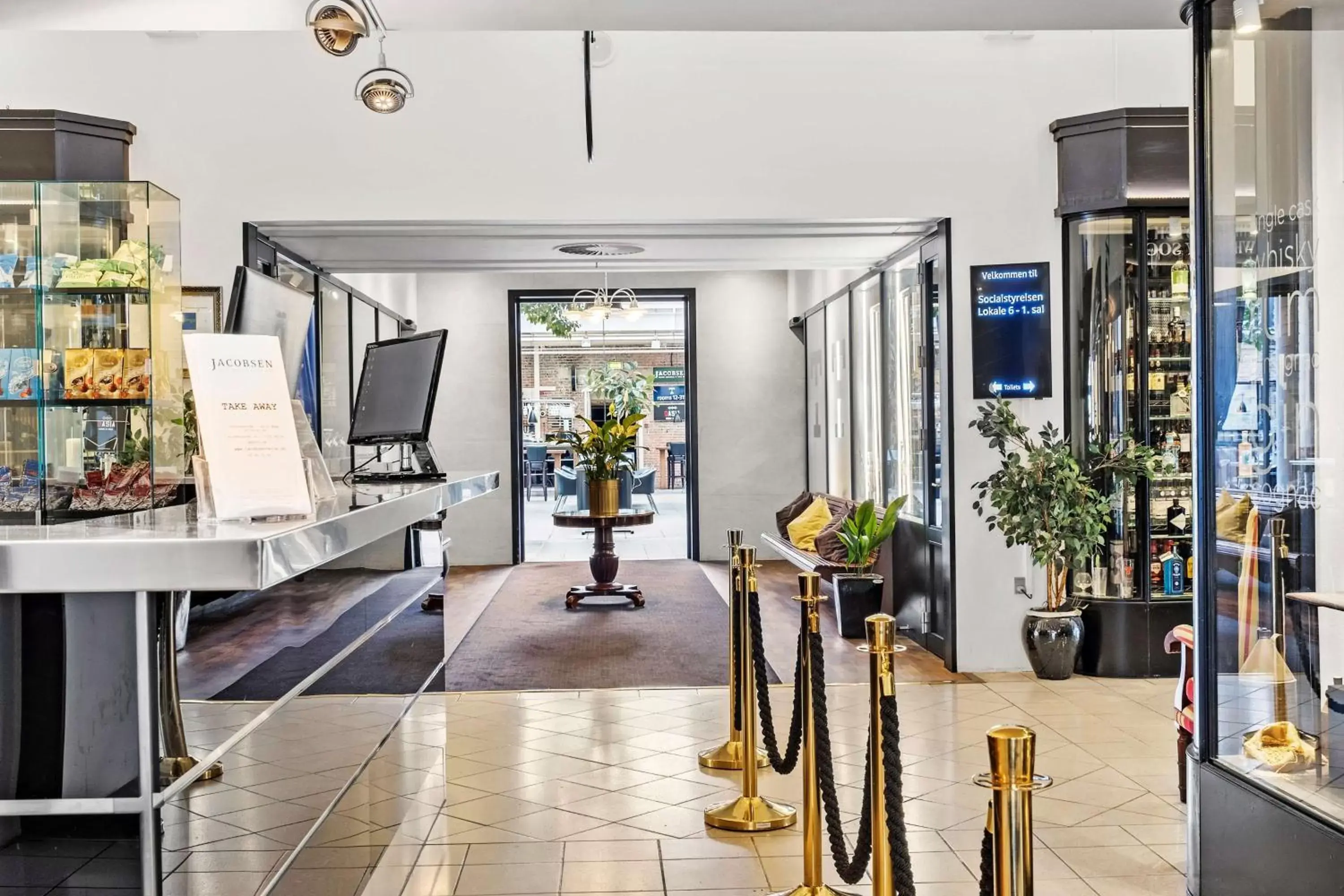 Lobby or reception in Best Western ToRVEhallerne Lobby or reception in Best Western ToRVEhallerne