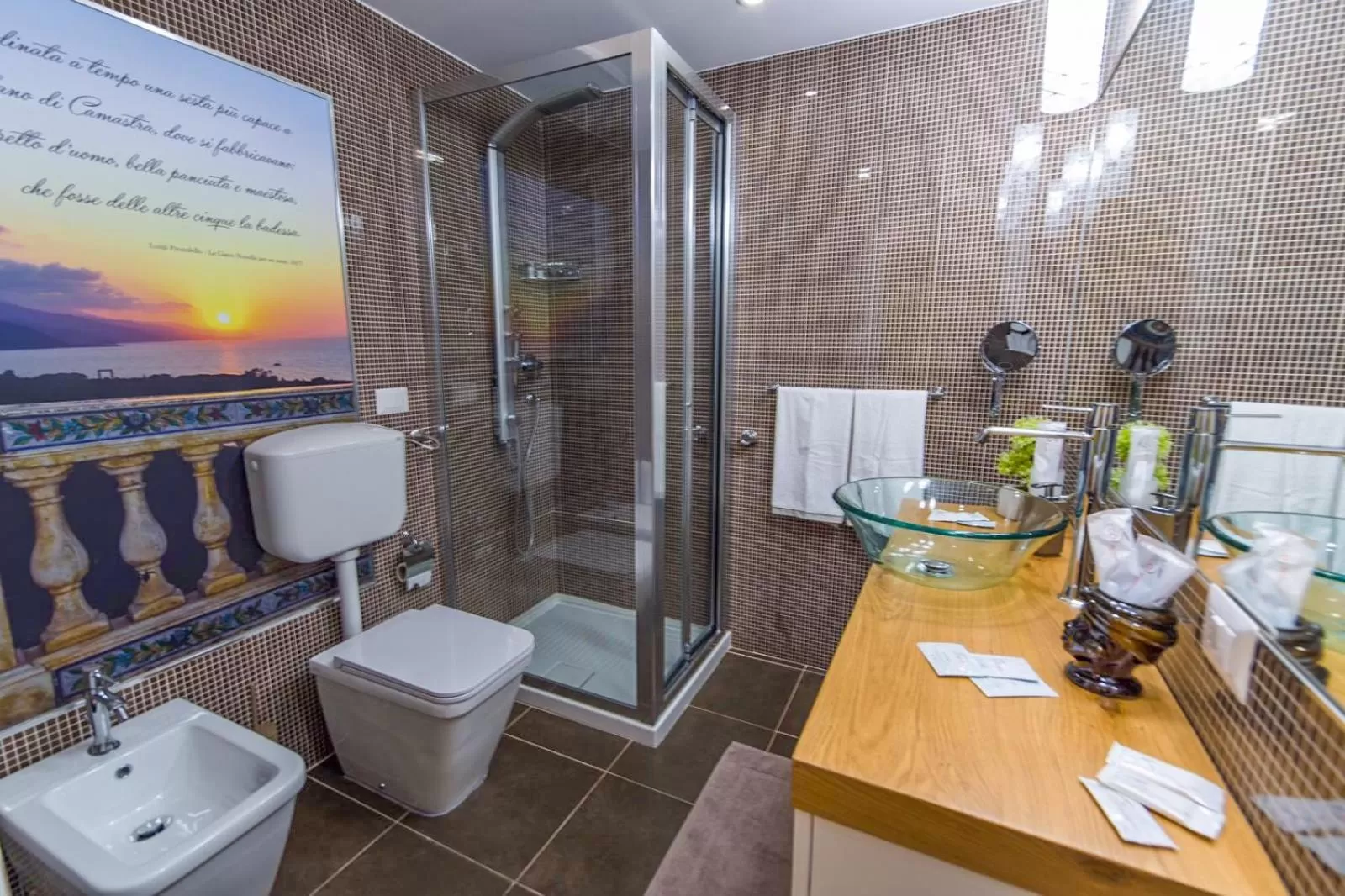 Shower in THE PALACE B&B and Apartments