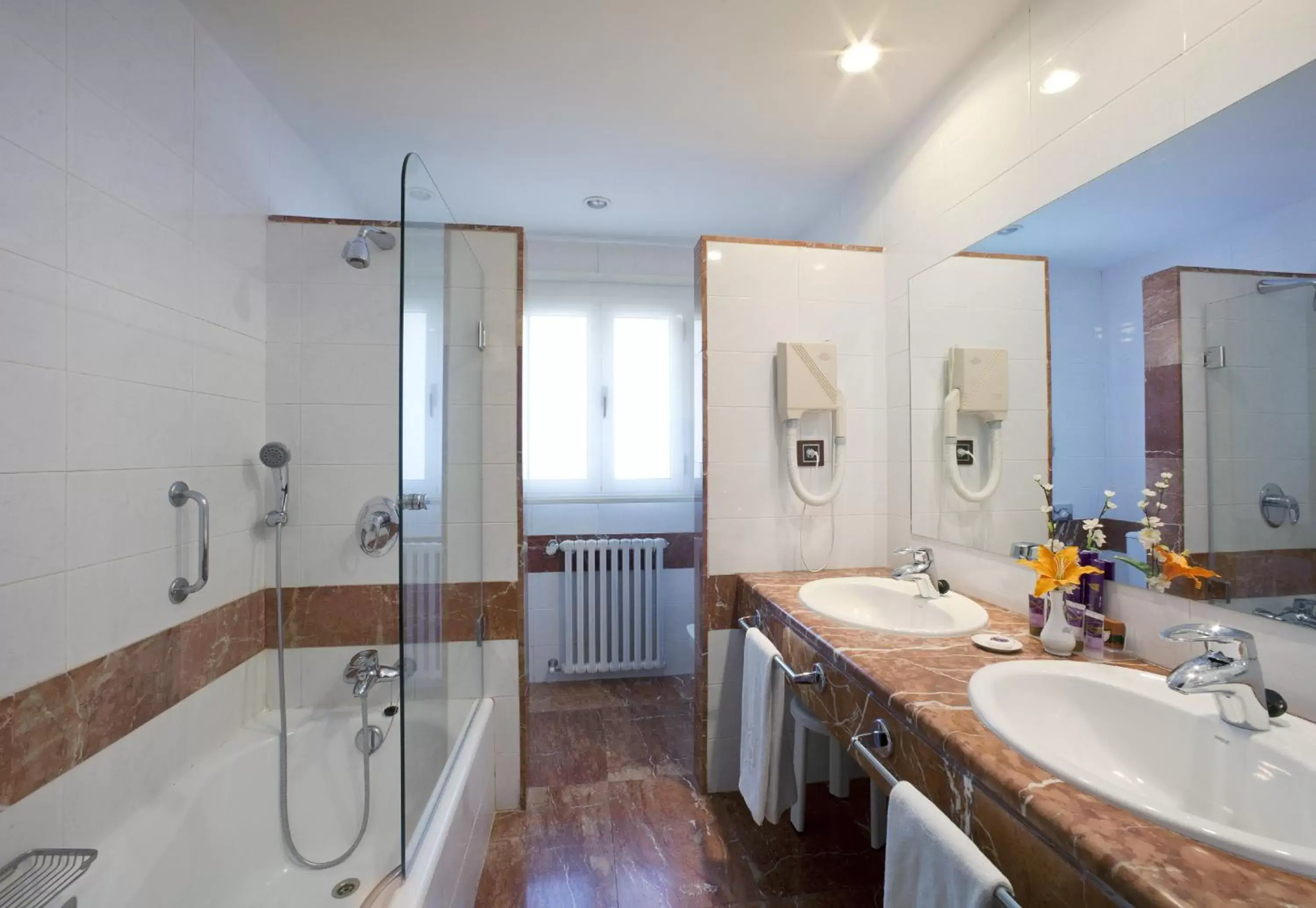 Bathroom in Parador de Las Cañadas del Teide