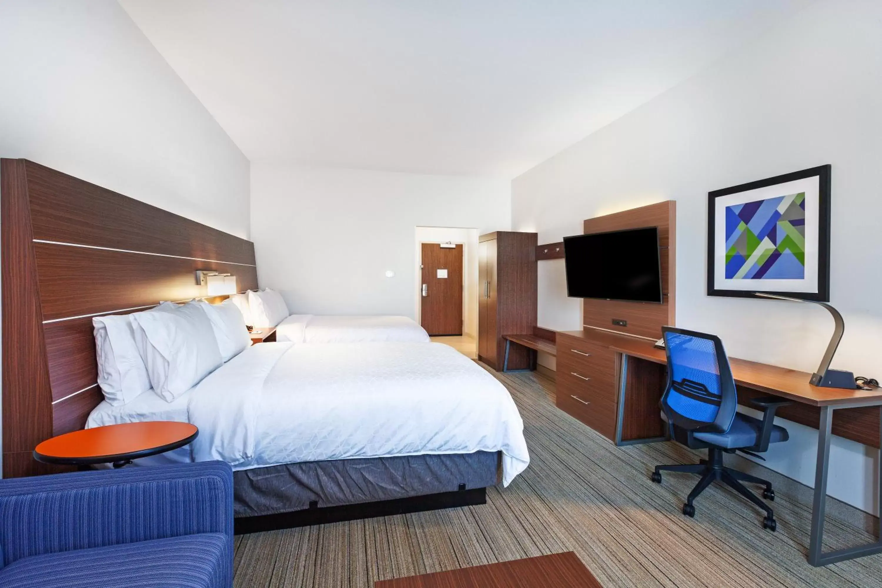 Photo of the whole room in Holiday Inn Express & Suites - Tulsa Northeast - Owasso, an IHG Hotel