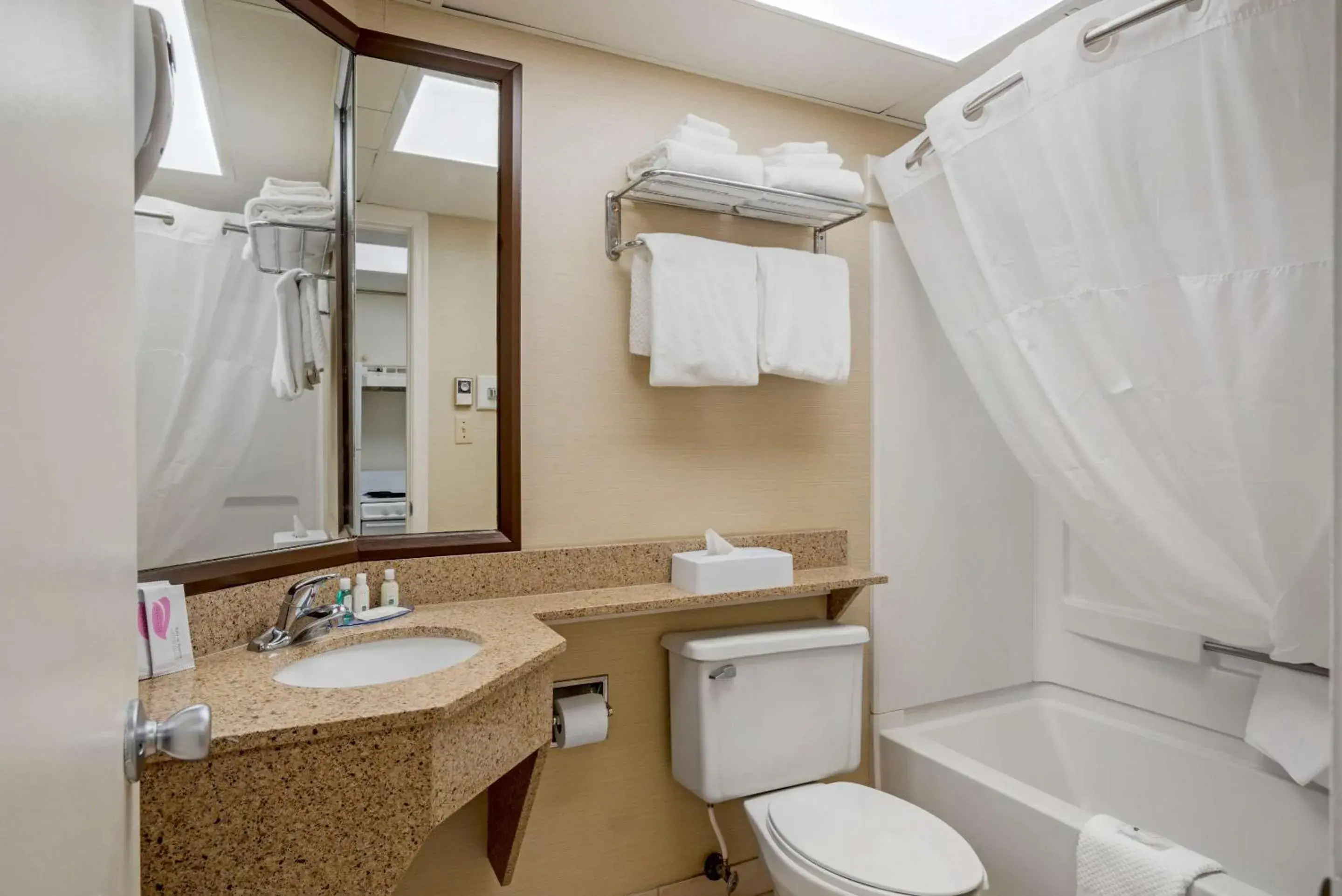 Bathroom in Quality Inn & Suites Oceanblock