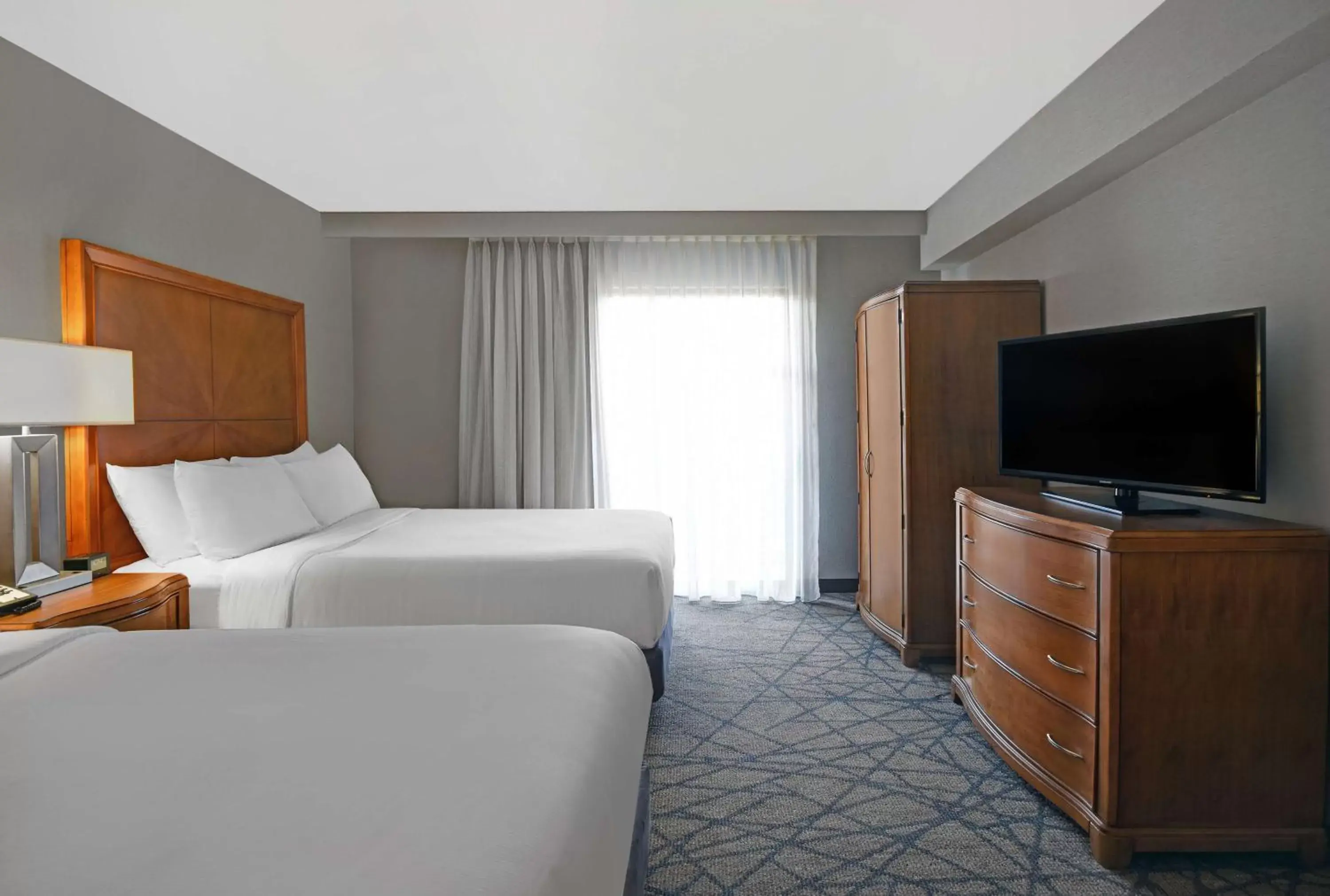 Bedroom, Bed in Embassy Suites by Hilton Detroit - Livonia/Novi