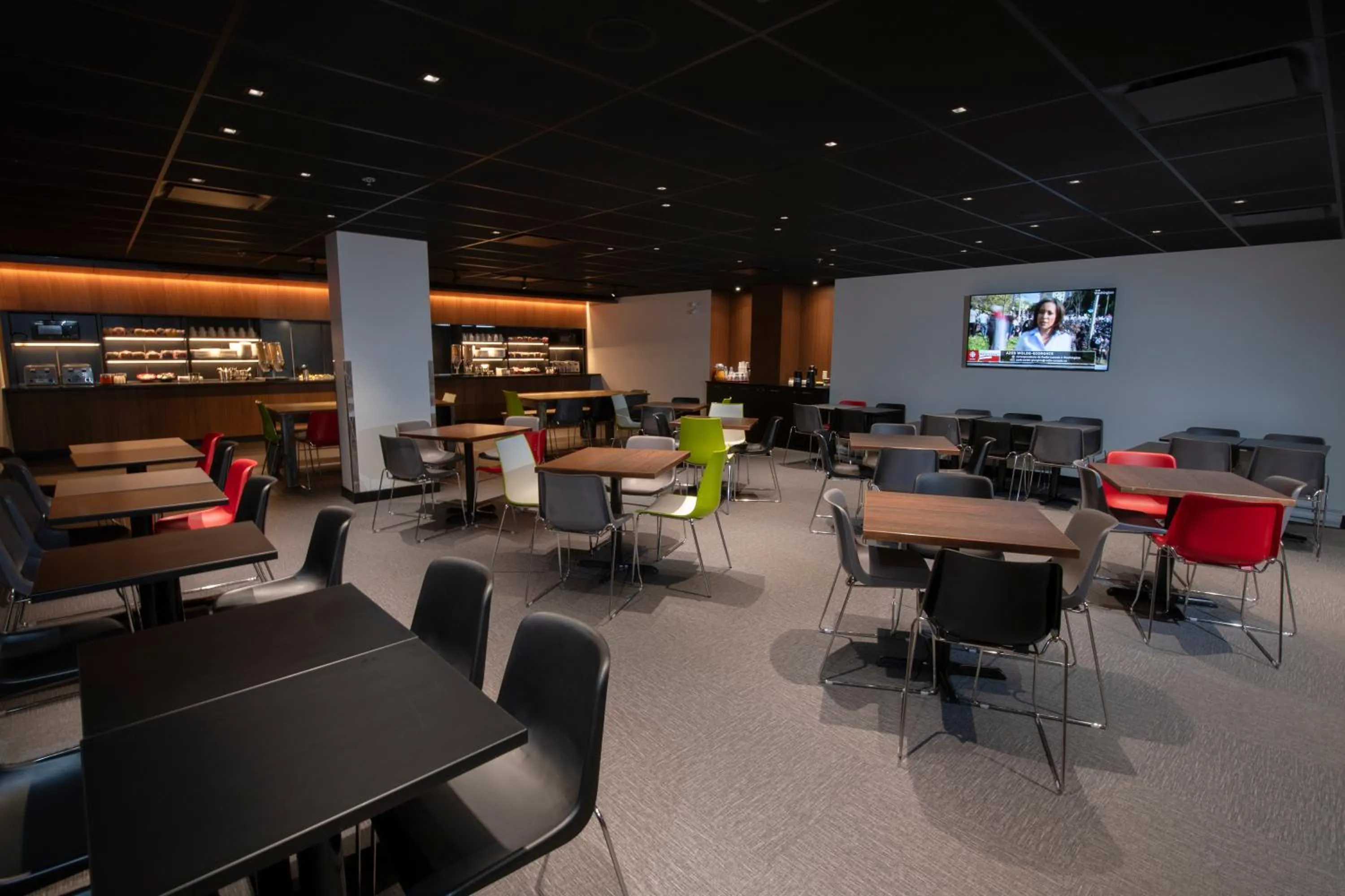 Restaurant/places to eat in Grand Times Hotel – Aeroport de Quebec