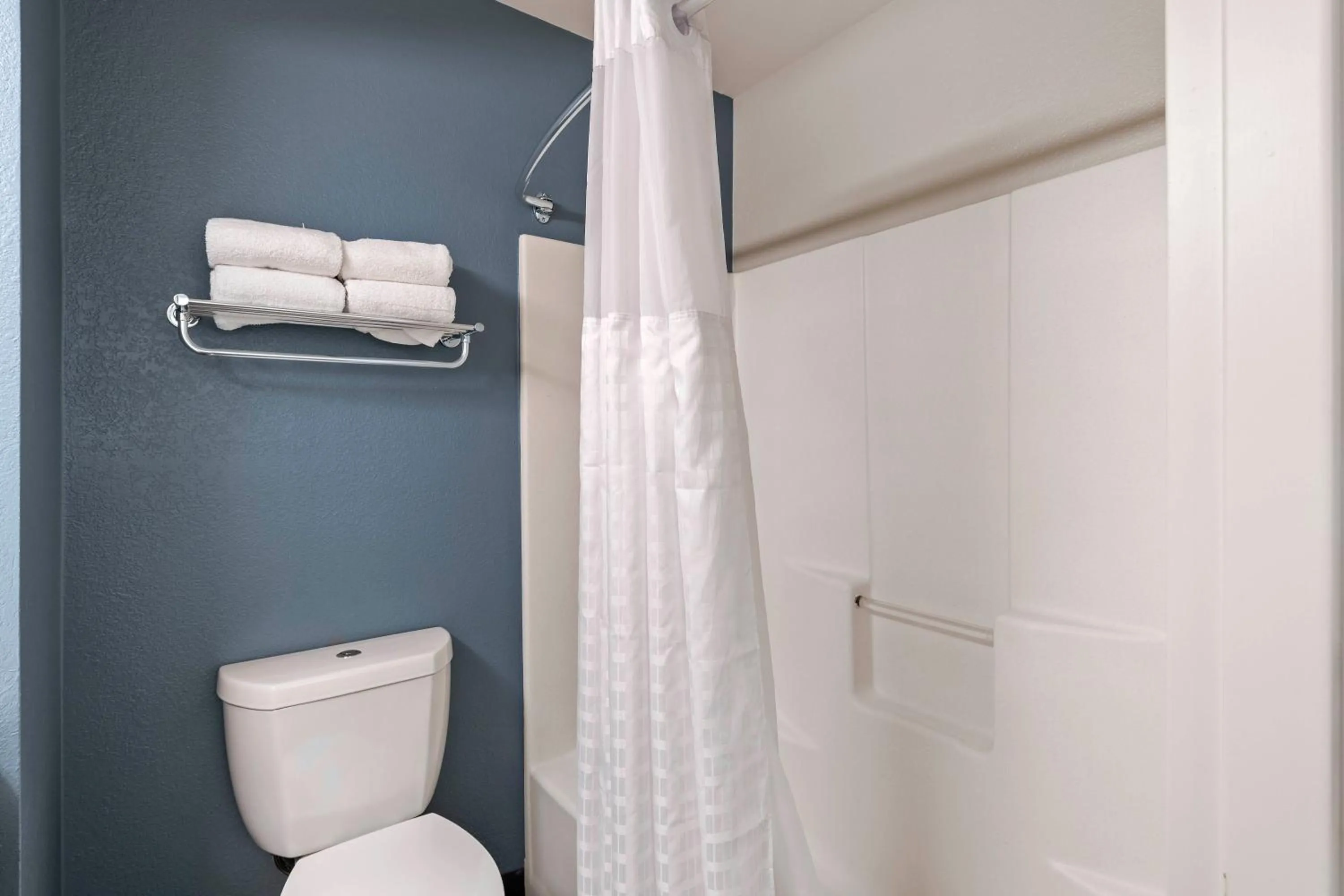 Bathroom in Extended Stay America Suites - Charlotte - University Place