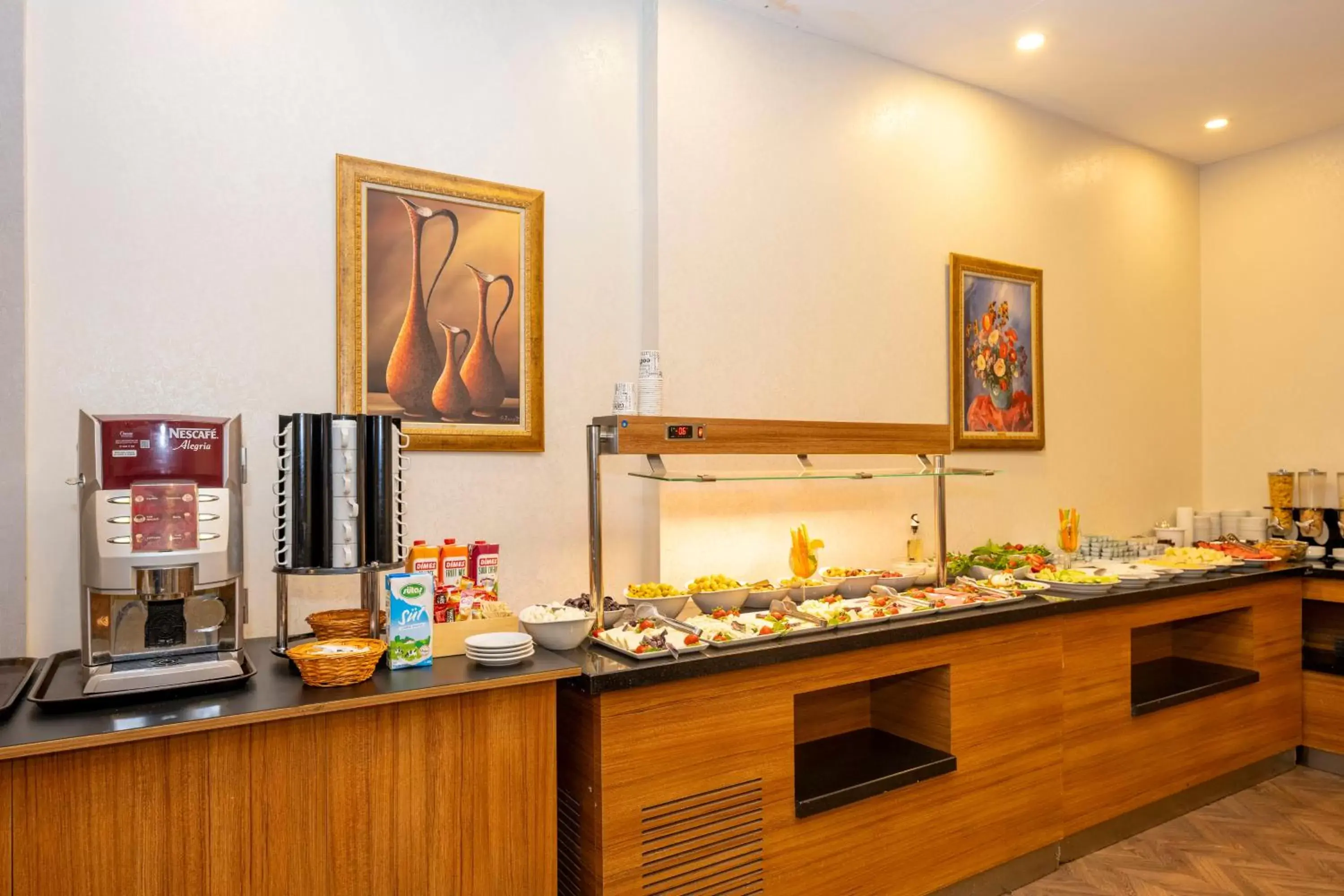 Coffee/tea facilities in Premist Hotels Taksim