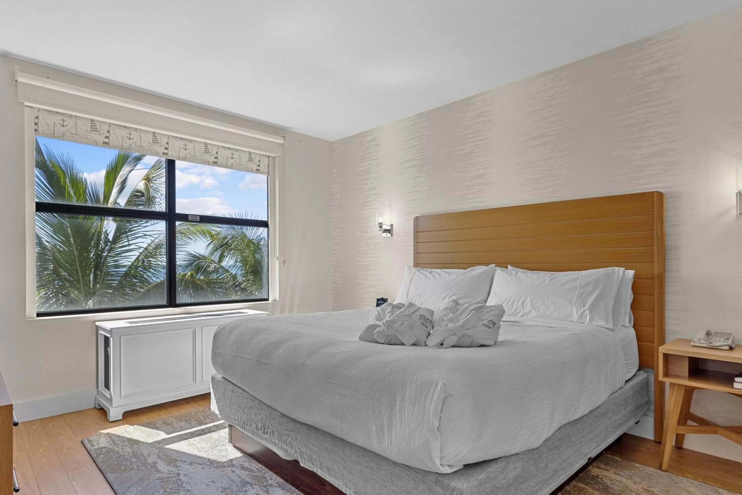 Bedroom, Bed in Four Points by Sheraton Punta Gorda Harborside