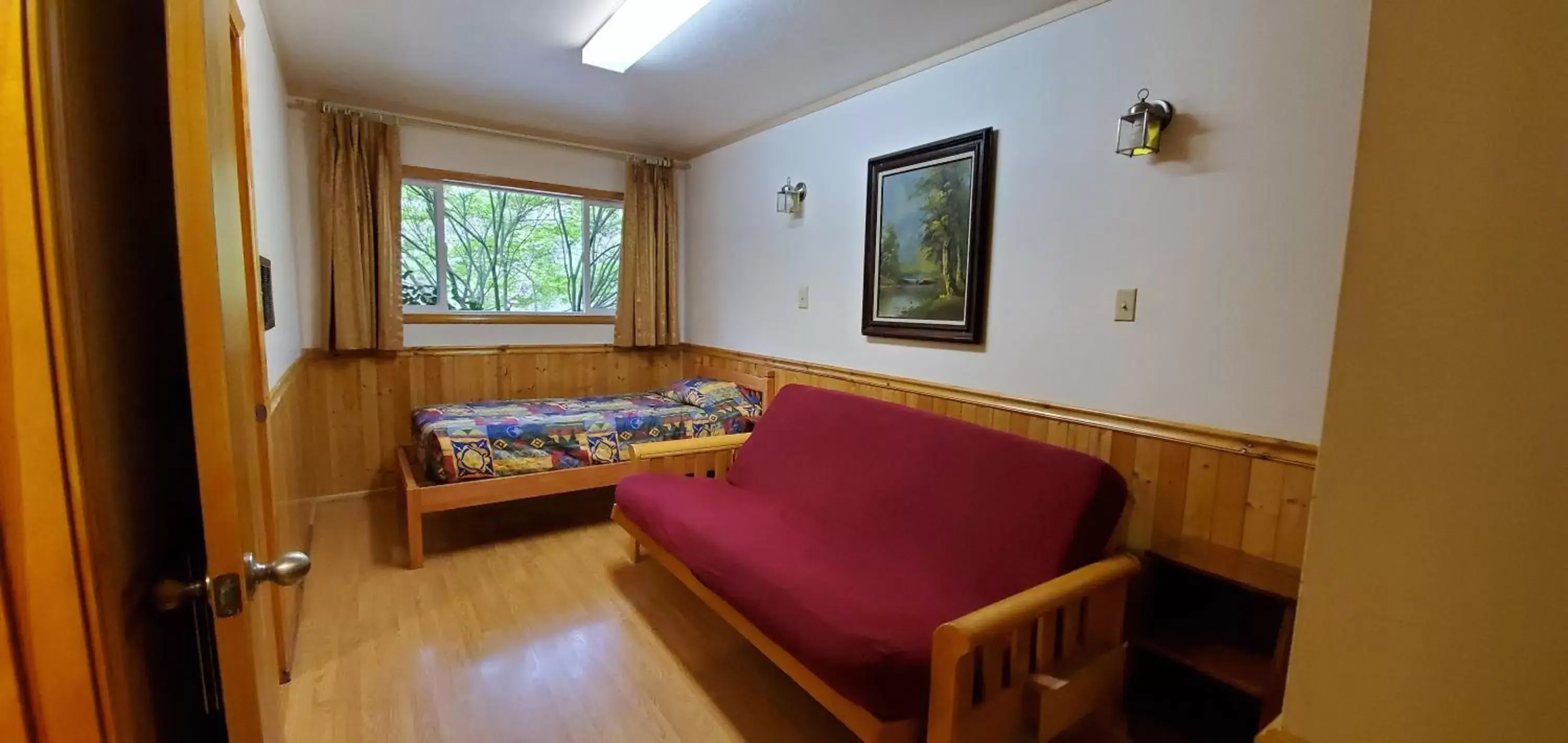 Bedroom, Seating Area in Fern River Resort