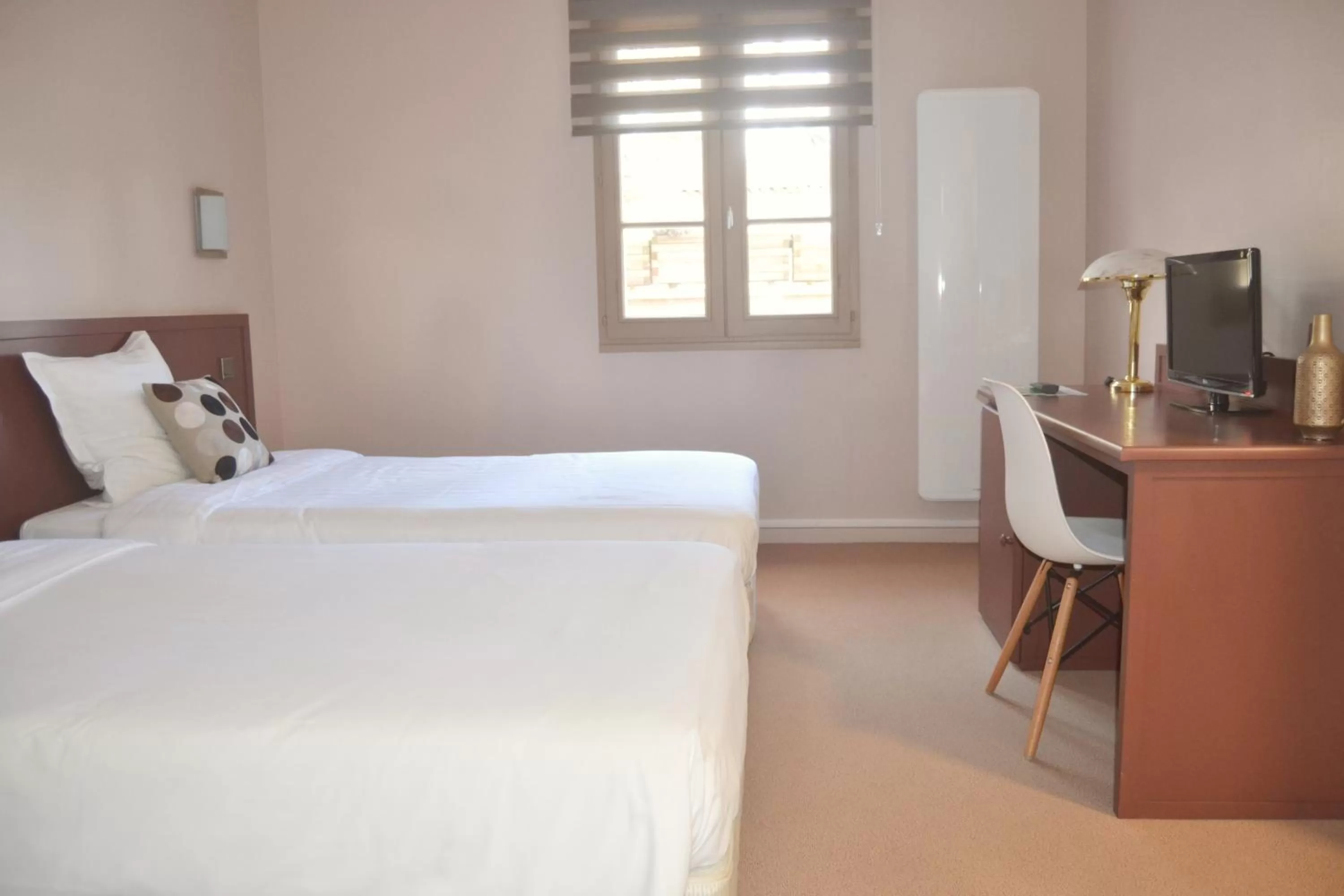 Bed in Logis Hotels - Château Saint Marcel