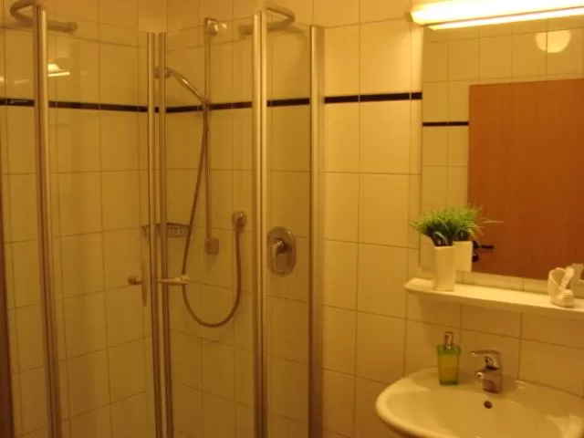 Bathroom in Hotel Restaurant Byblos