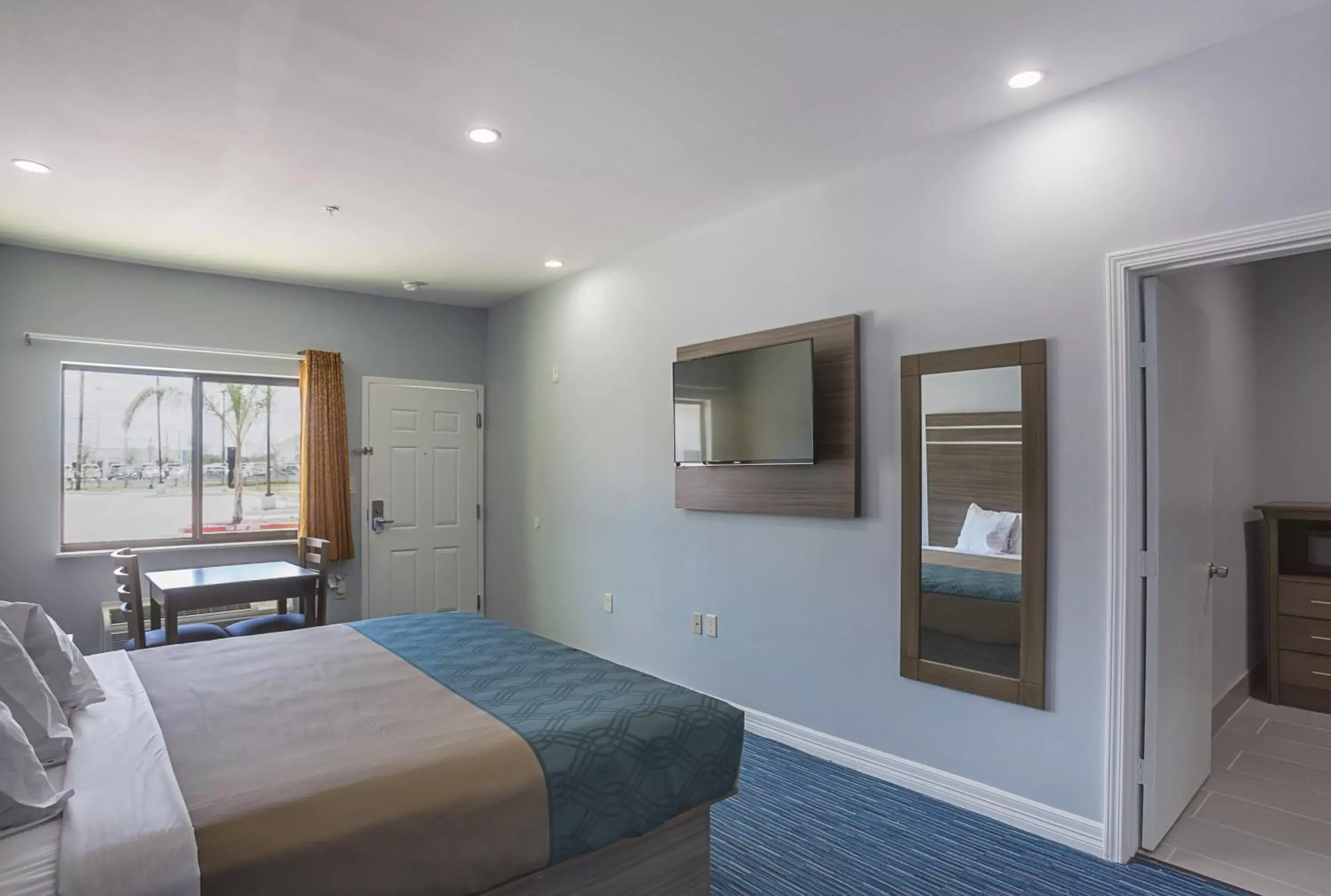 Day, Bed in Home Place Inn Spring I-45 North and 1960 Day, Bed in Home Place Inn Spring I-45 North and 1960