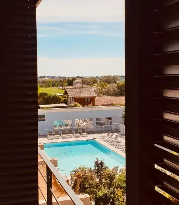Balcony/Terrace, Pool View in Hôtel Spa Restaurant La Madrague