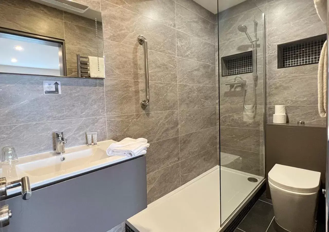 Toilet, Bathroom in Bella Vista Hotel & Self Catering Suites