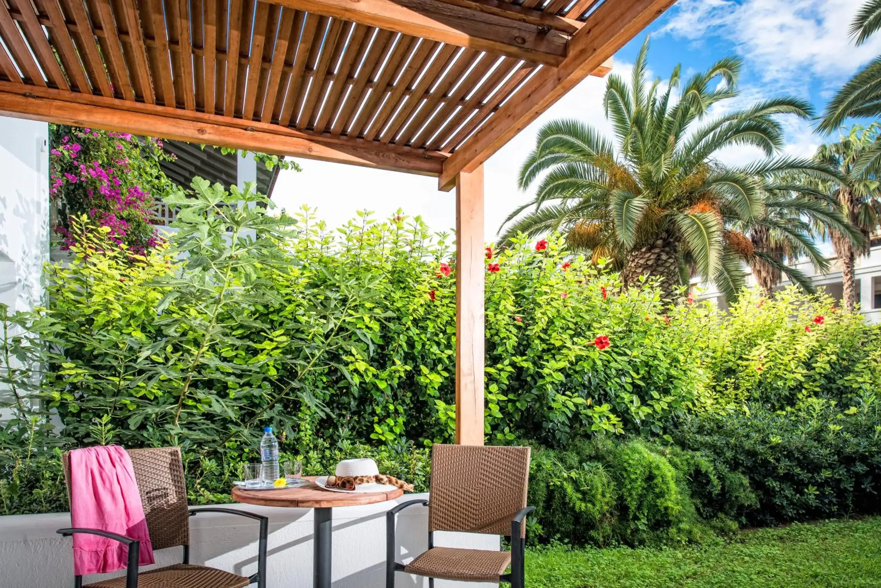 Restaurant/places to eat in Annabelle Beach Resort Restaurant/places to eat in Annabelle Beach Resort