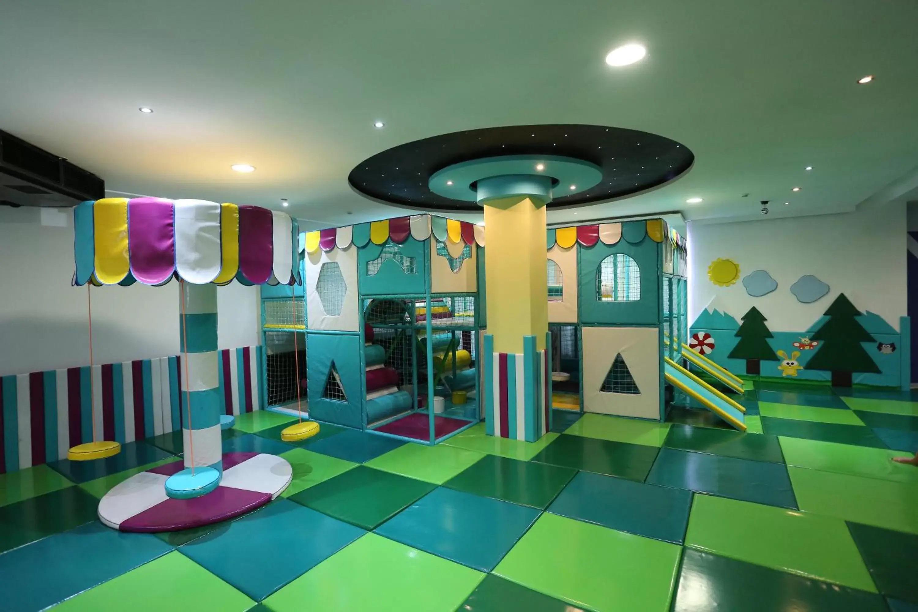 Game Room, Kid's Club in Hotel Palisad