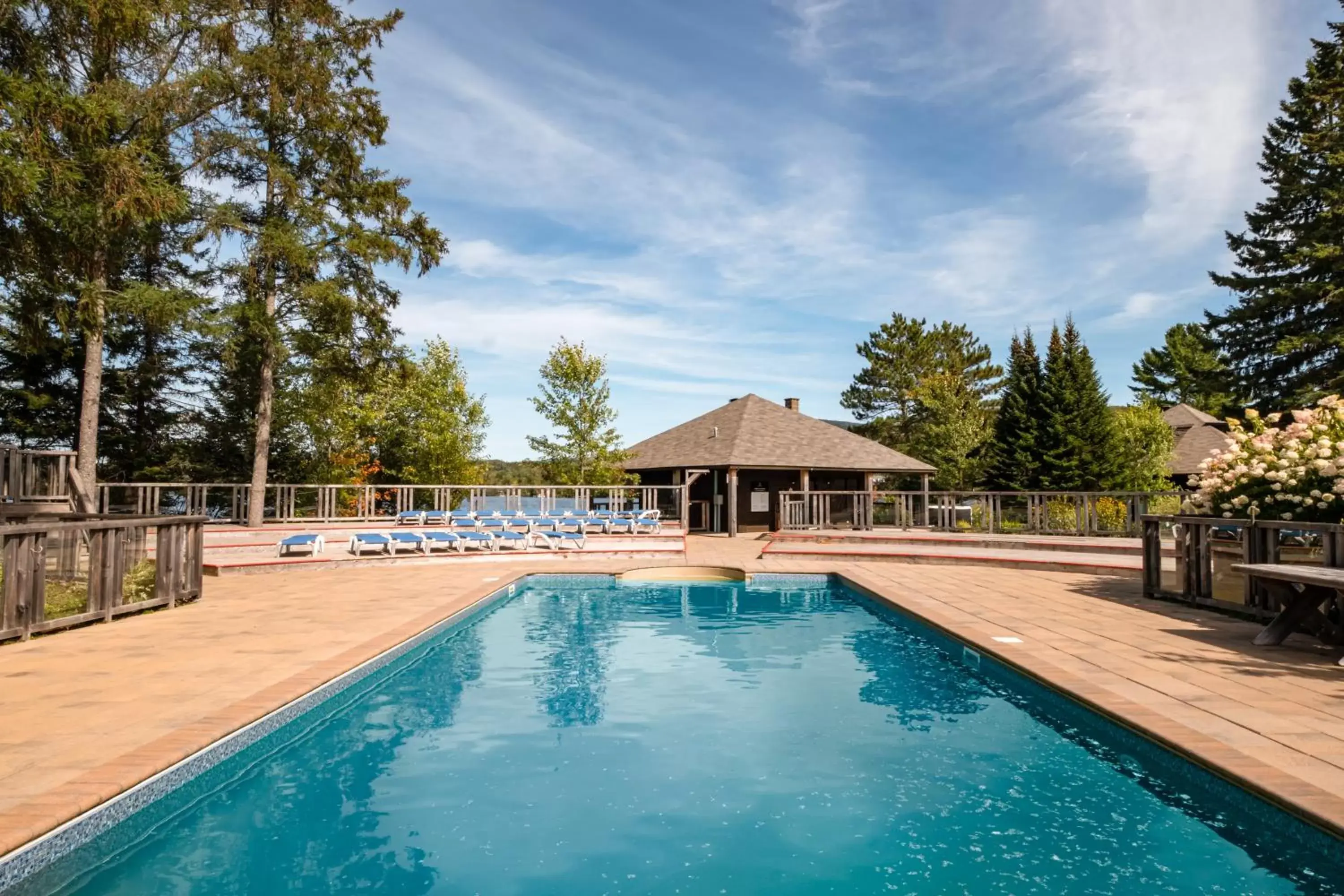 Swimming Pool in Suites-sur-Lac