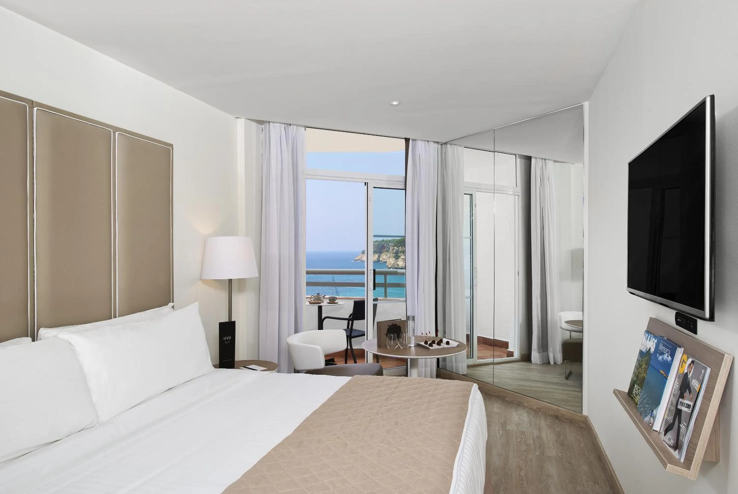 Bedroom, Bed in Meliá Cala Galdana