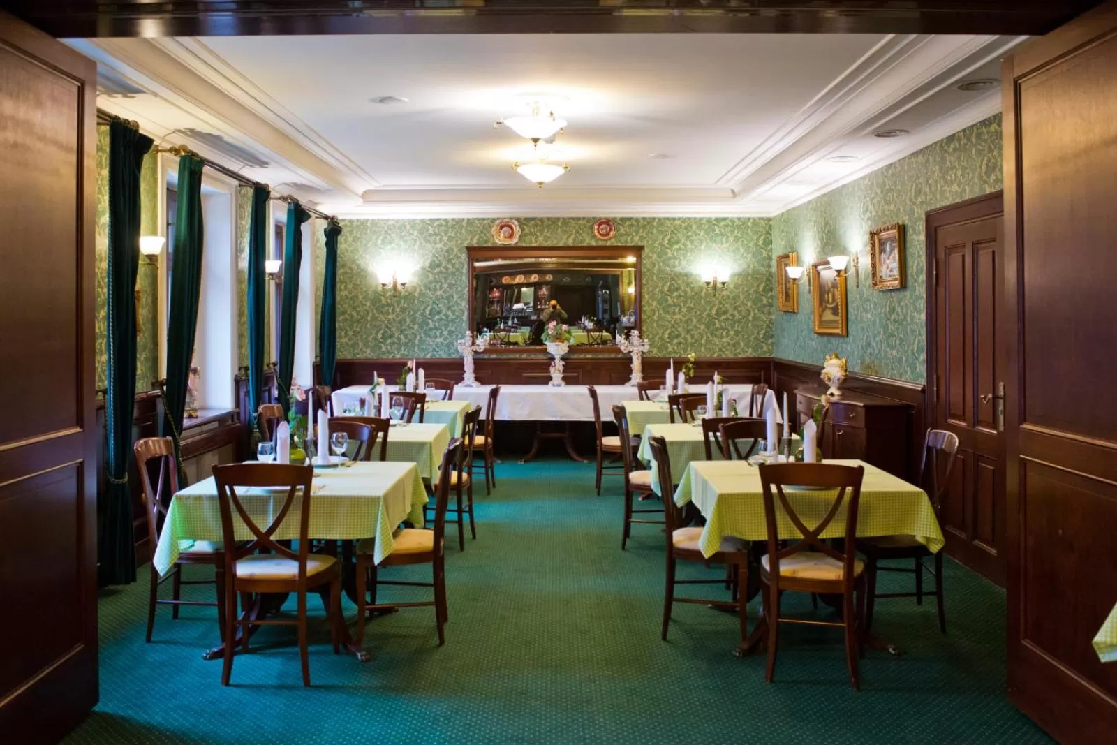 Restaurant/places to eat in Pałac Wiejce