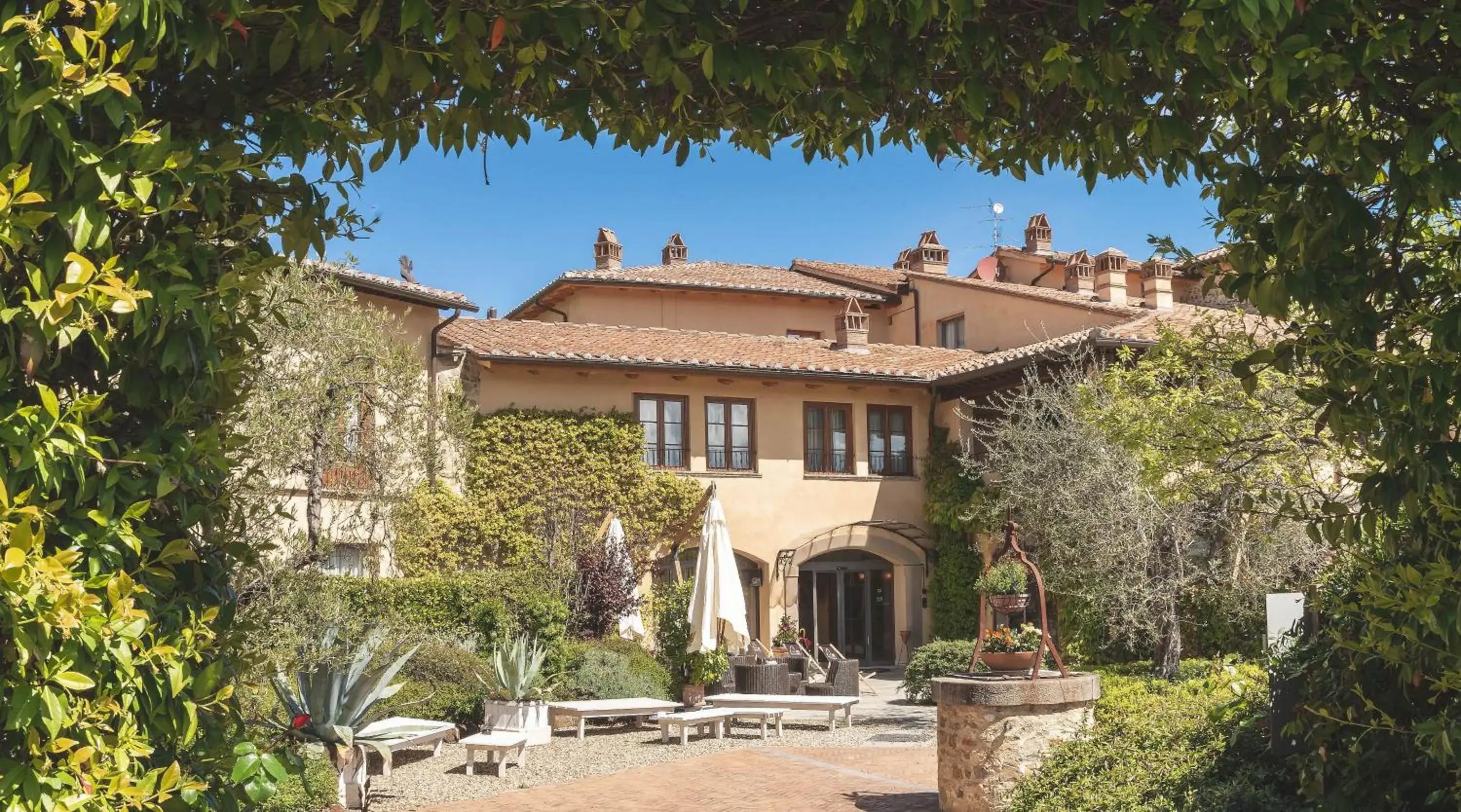 Property building in Hotel Borgo Di Cortefreda - Place of Charme Property building in Hotel Borgo Di Cortefreda - Place of Charme
