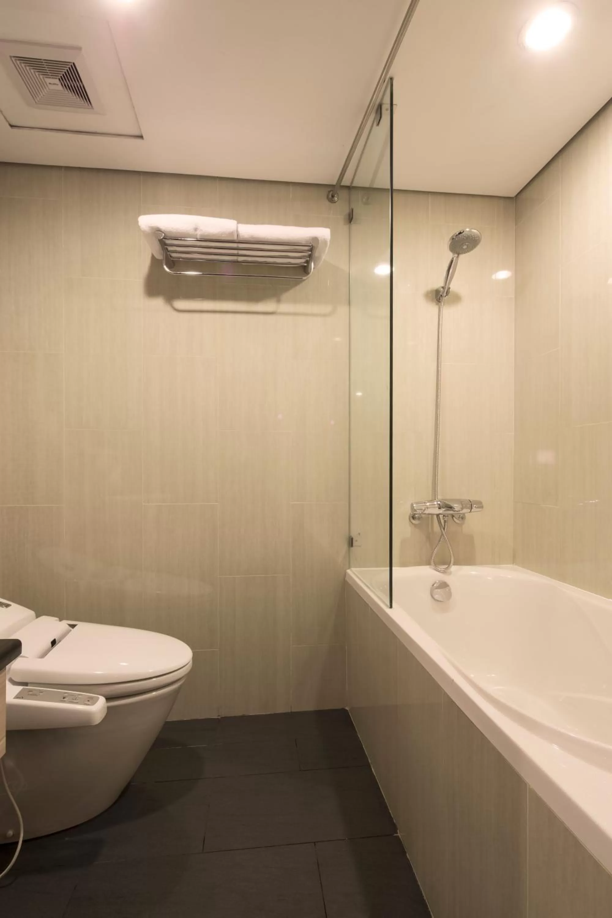 Shower in Kuretake Inn Kim Ma 132