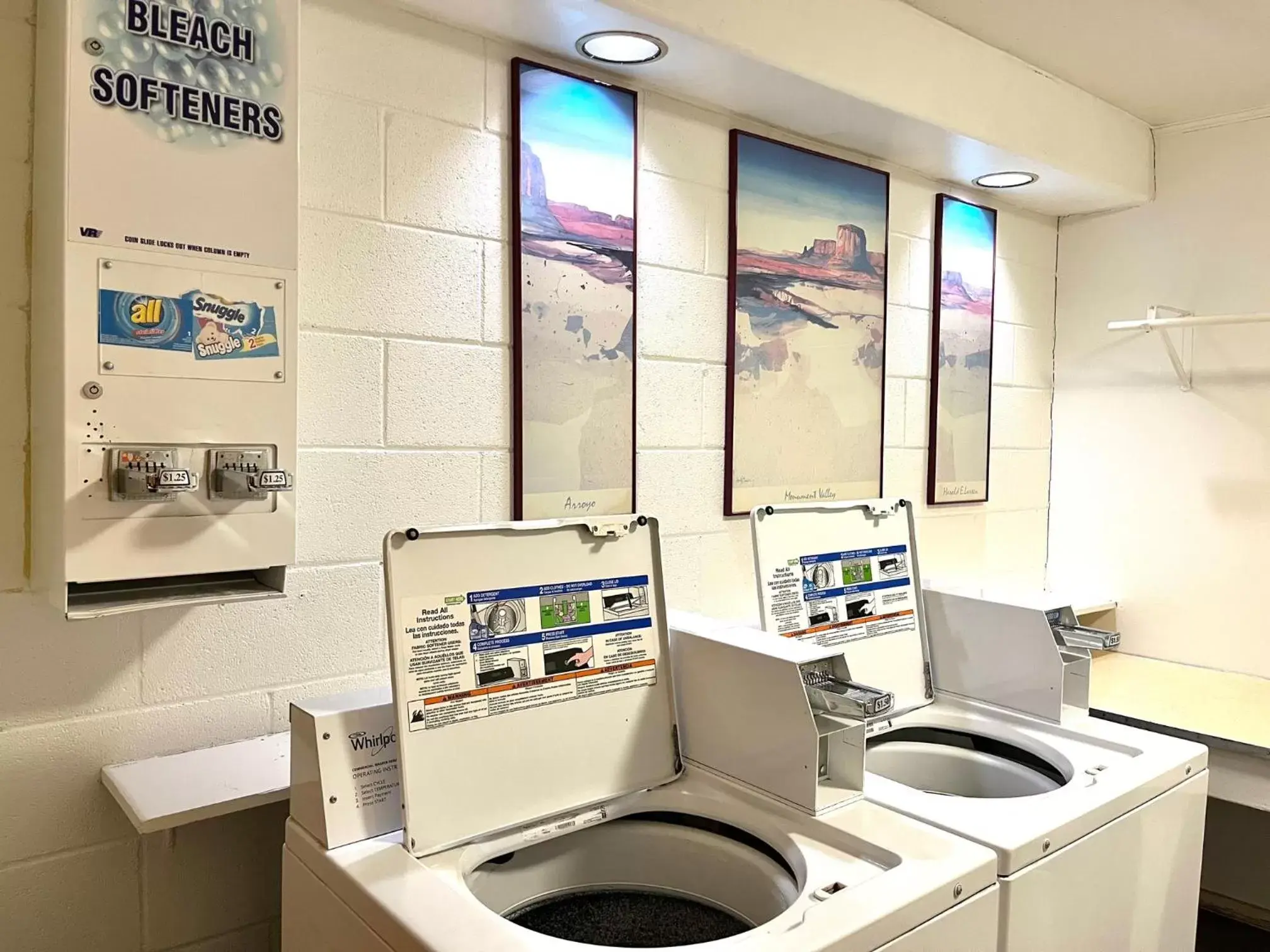 laundry, Kitchen/Kitchenette in Brentwood Inn & Garden