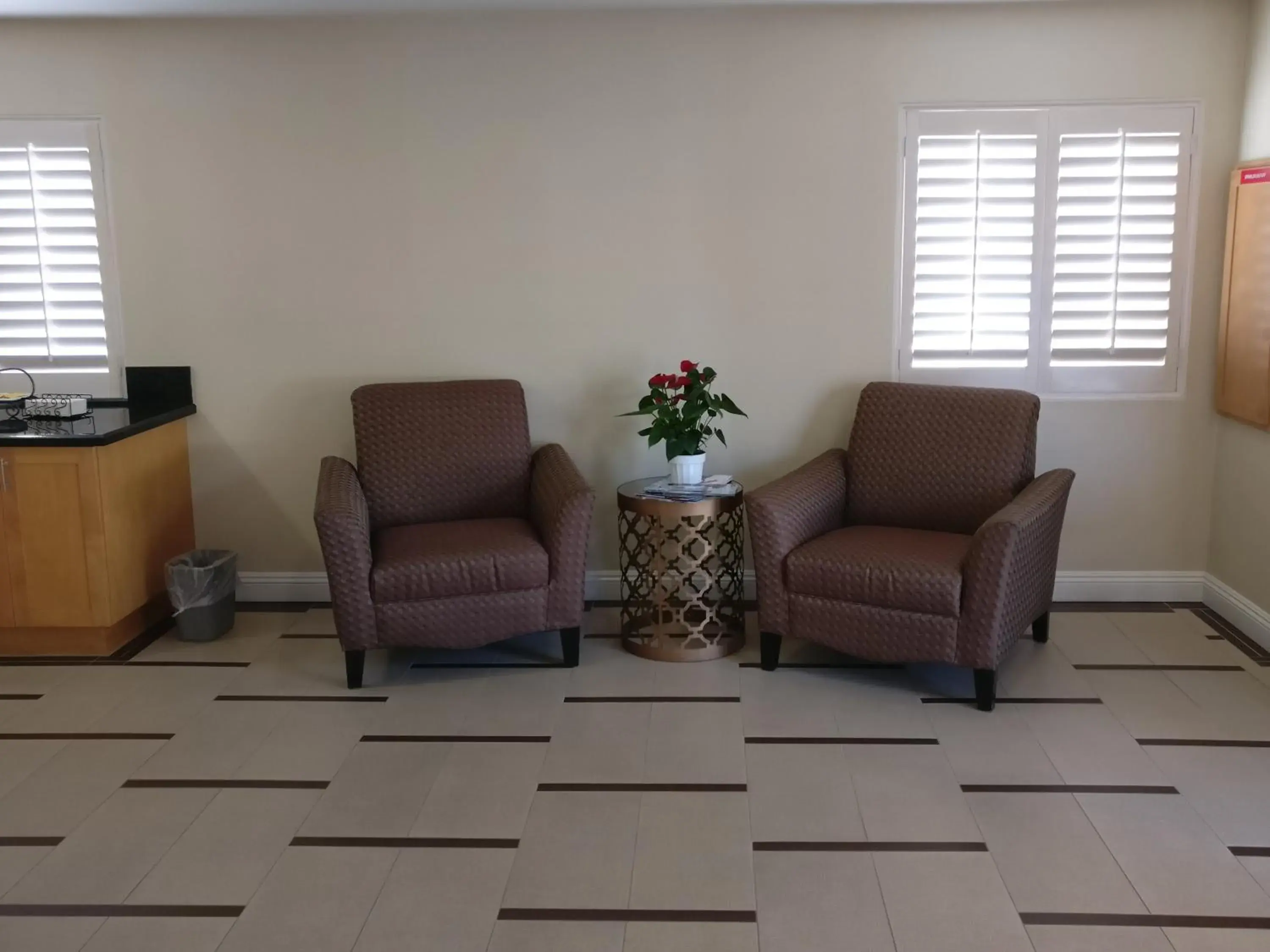 Lobby or reception, Seating Area in Burbank Inn and Suites