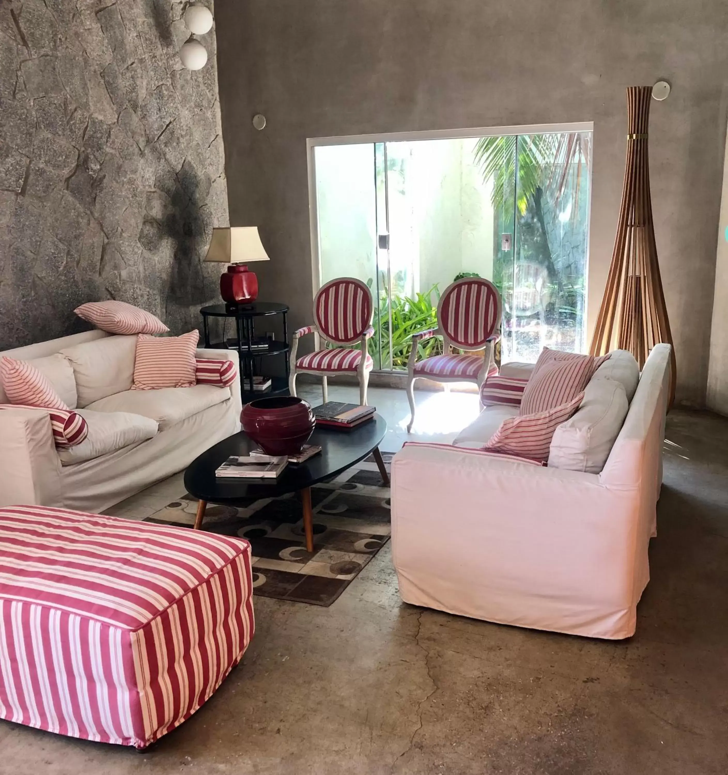 Living room, Seating Area in Armação dos Búzios Pousada Design