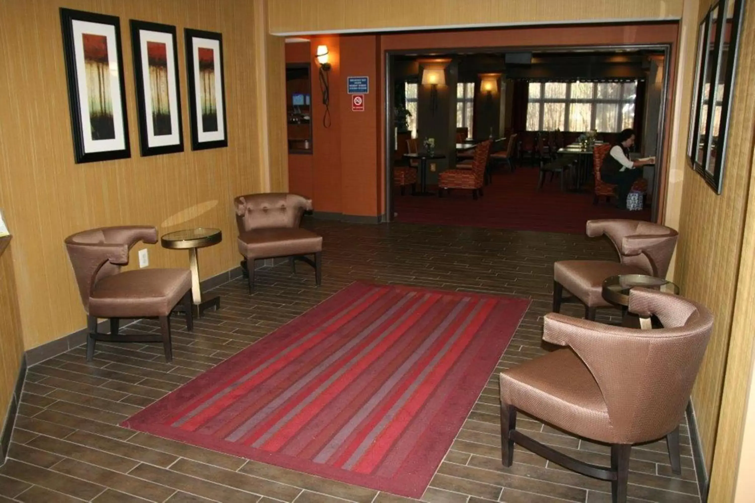 Property building, Lounge/Bar in Holiday Inn Express Hotel & Suites Vineland Millville, an IHG Hotel