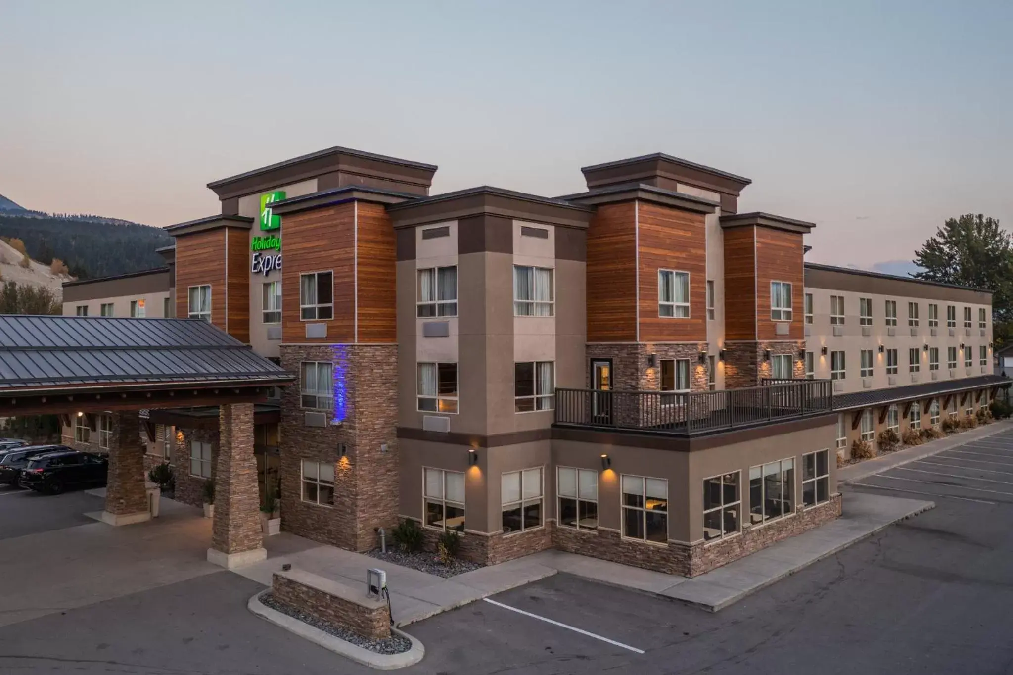 Property Building in Holiday Inn Express Golden-Kicking Horse, an IHG Hotel