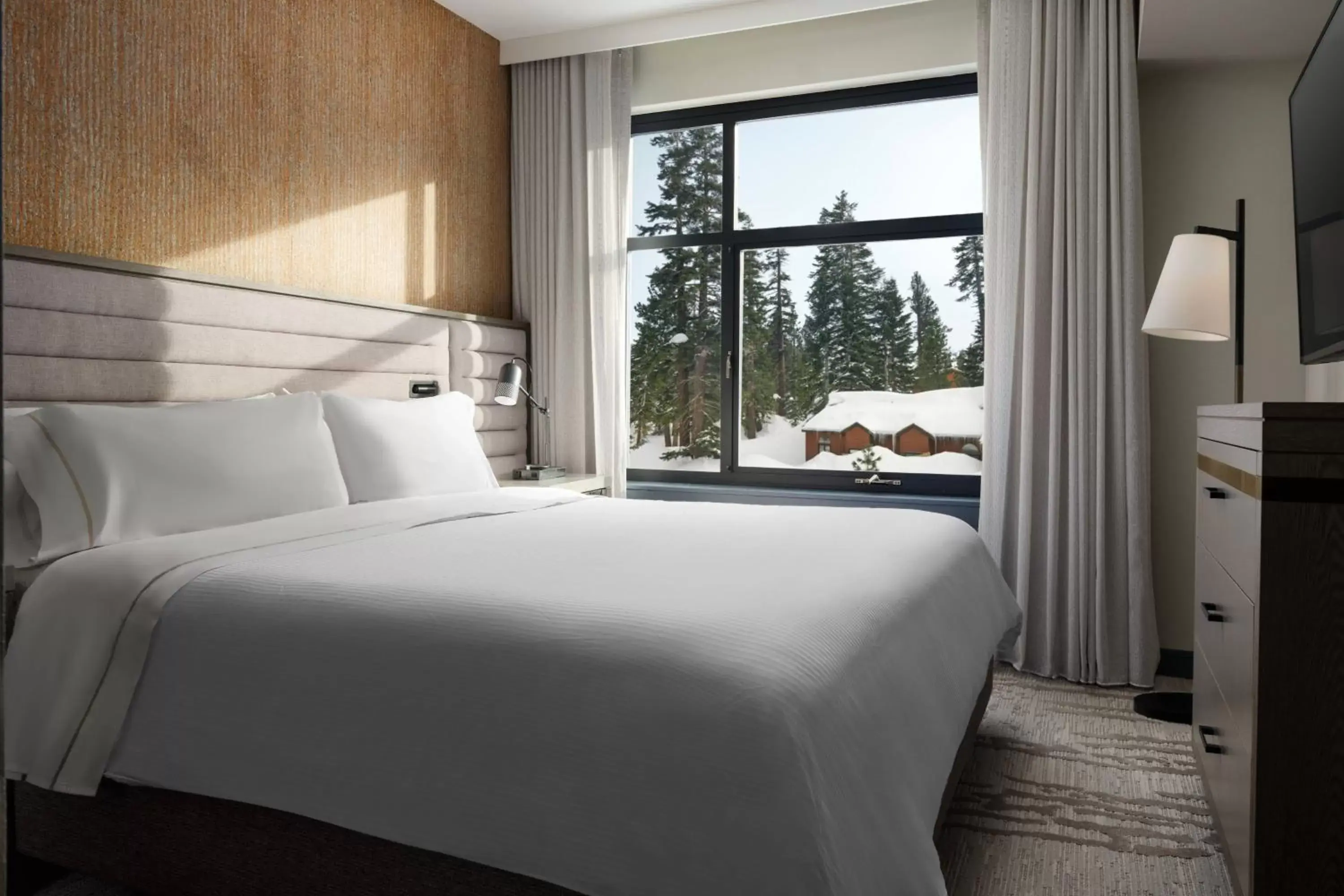 Bathroom, Bed in The Westin Monache Resort, Mammoth