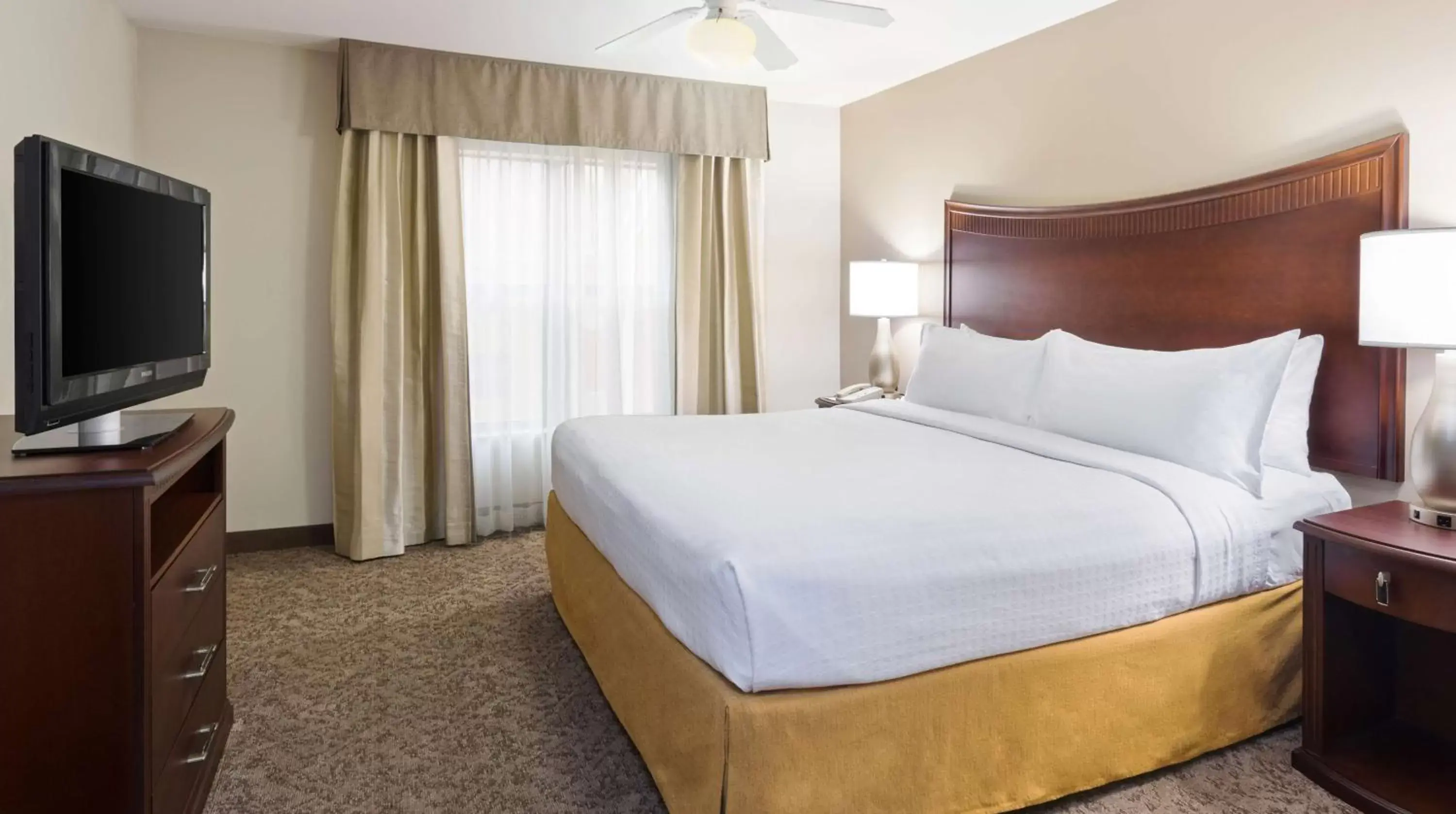 Bed in Homewood Suites by Hilton Shreveport