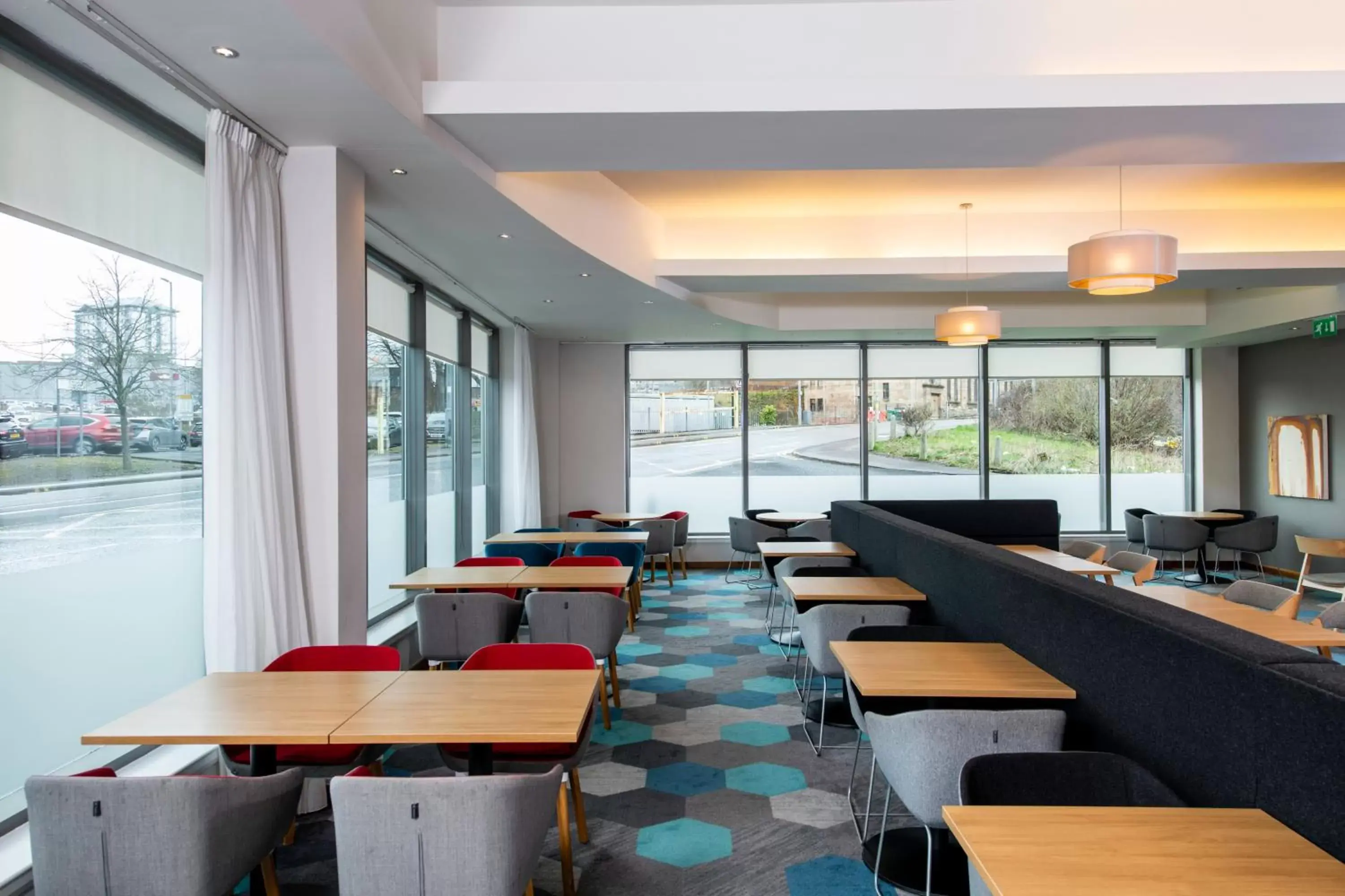 Lounge or bar, Restaurant/Places to Eat in Holiday Inn Express Hamilton, an IHG Hotel
