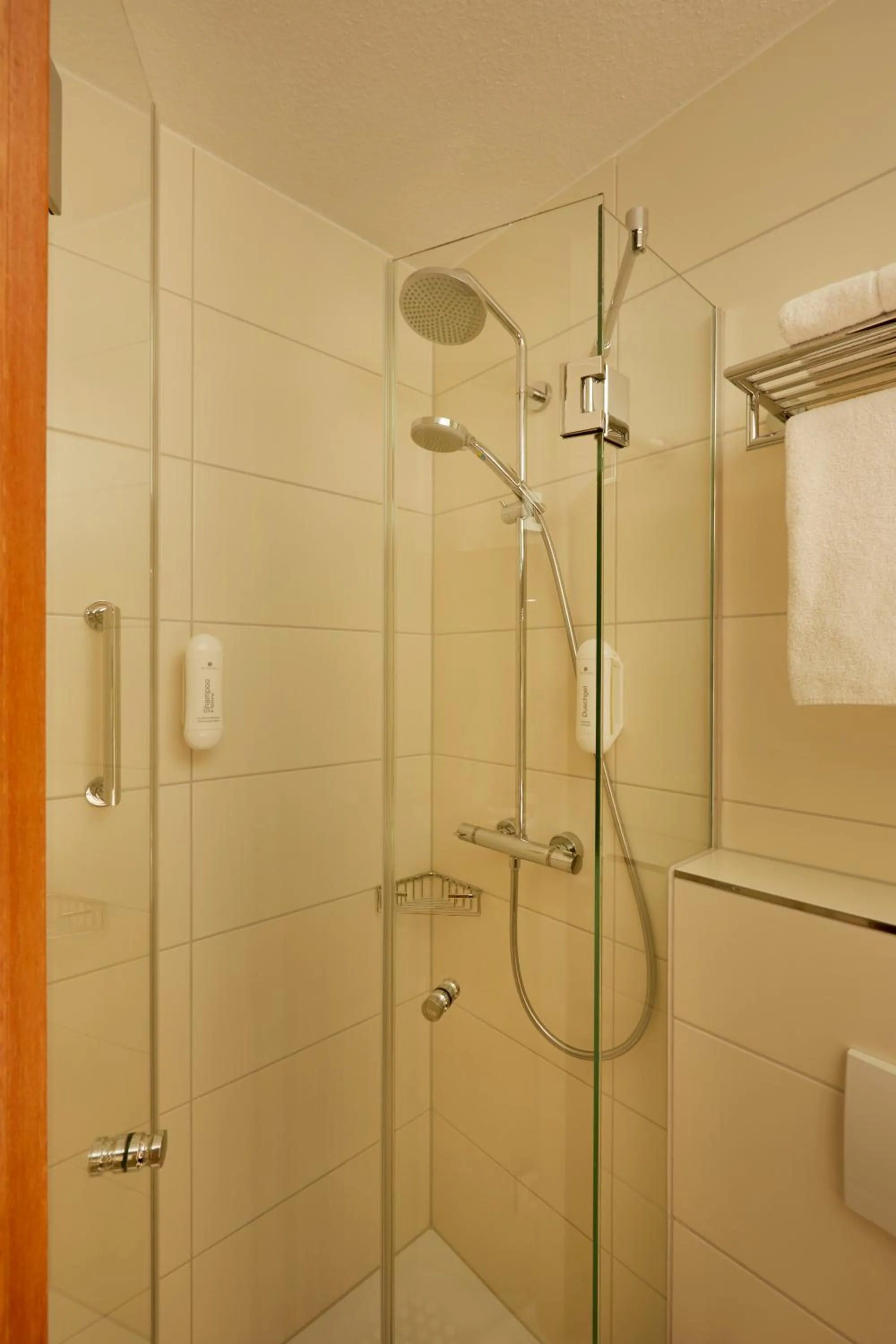 Bathroom in H+ Hotel Nürnberg