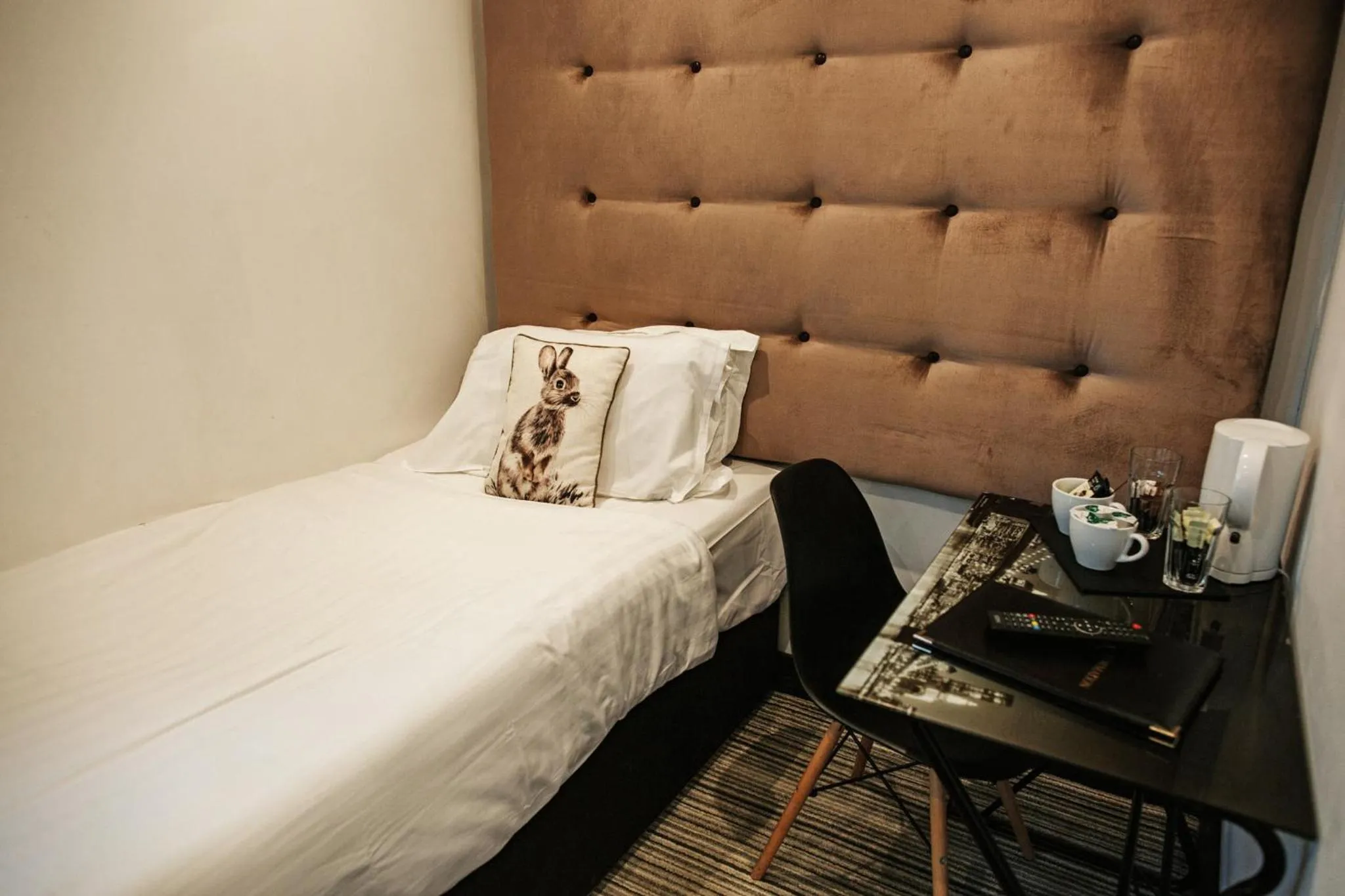 Bed in Peaky Blinders Accommodation & Bar