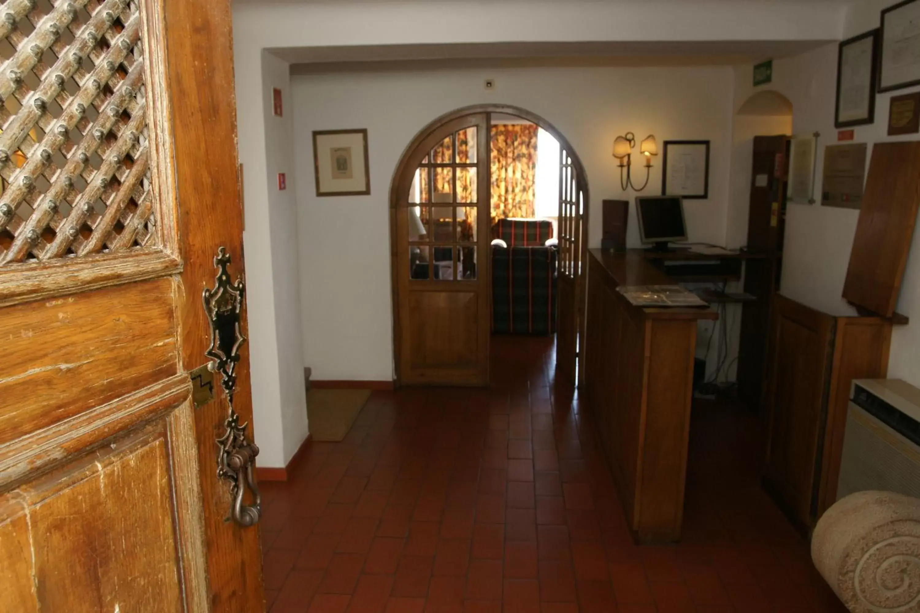 Lobby or reception, Kitchen/Kitchenette in Pousada de Marvao