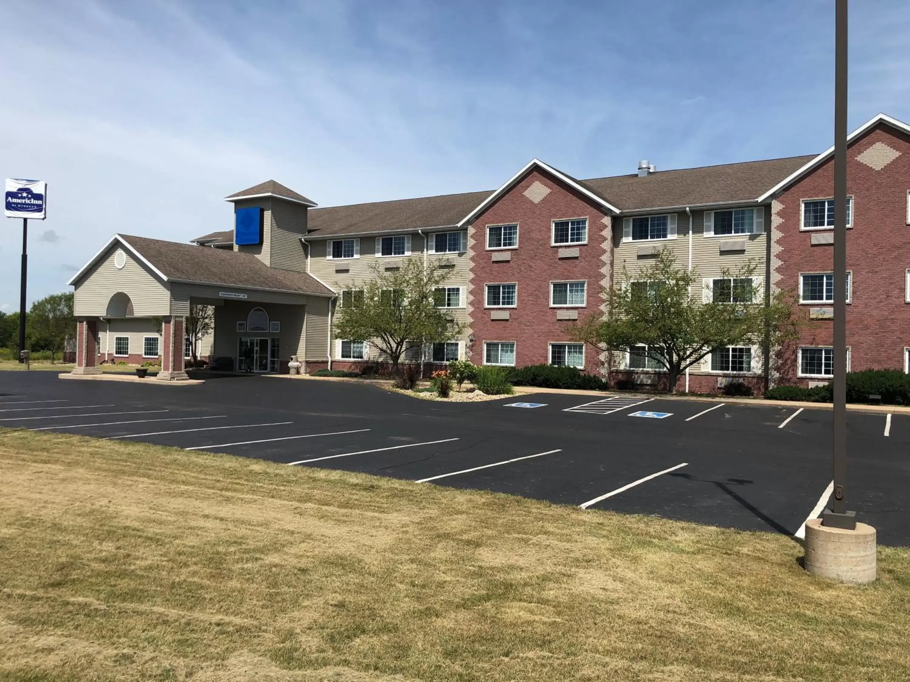 Property Building in AmericInn by Wyndham Maquoketa