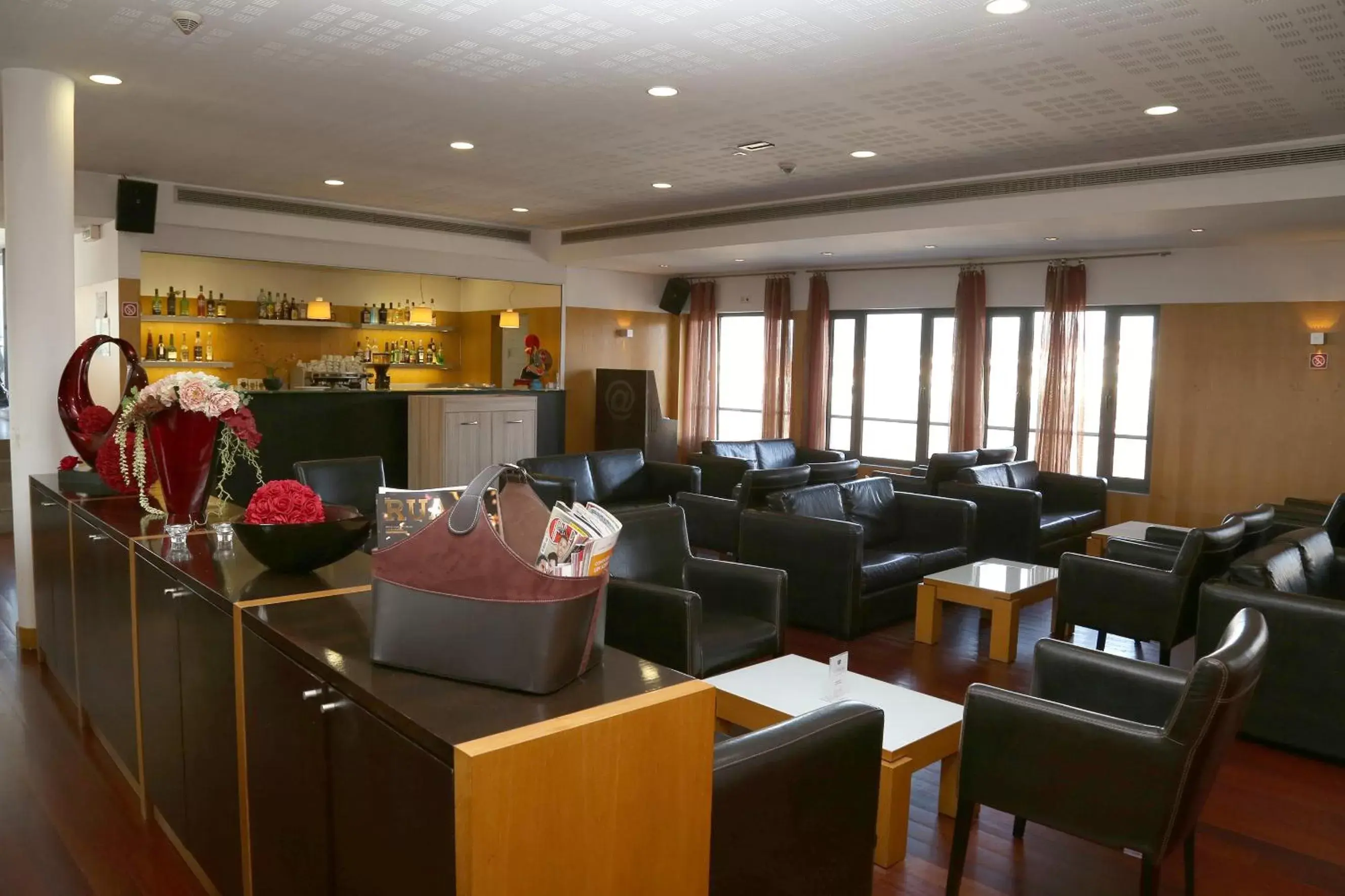 Communal lounge/ TV room, Restaurant/Places to Eat in Hotel Bagoeira