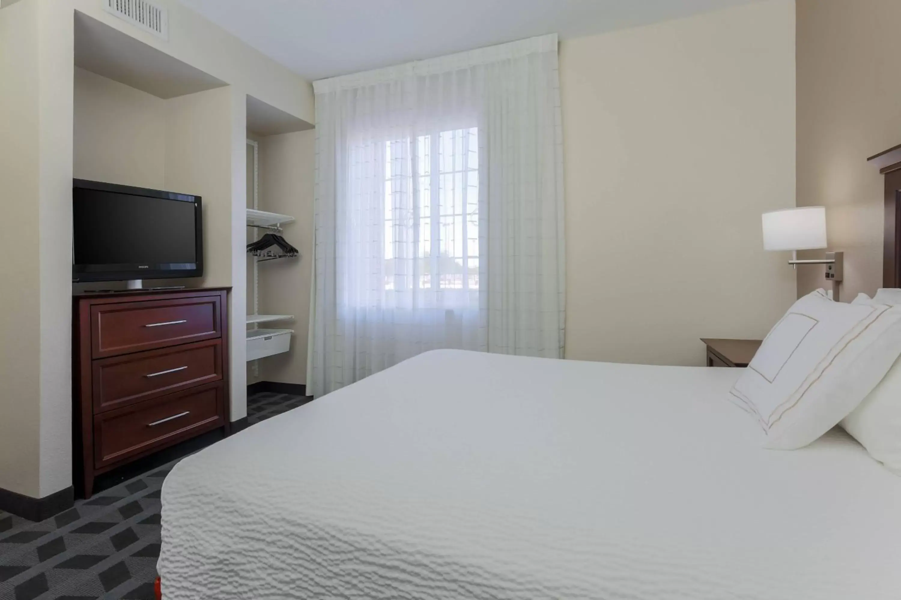 Bedroom, Bed in TownePlace Suites El Centro