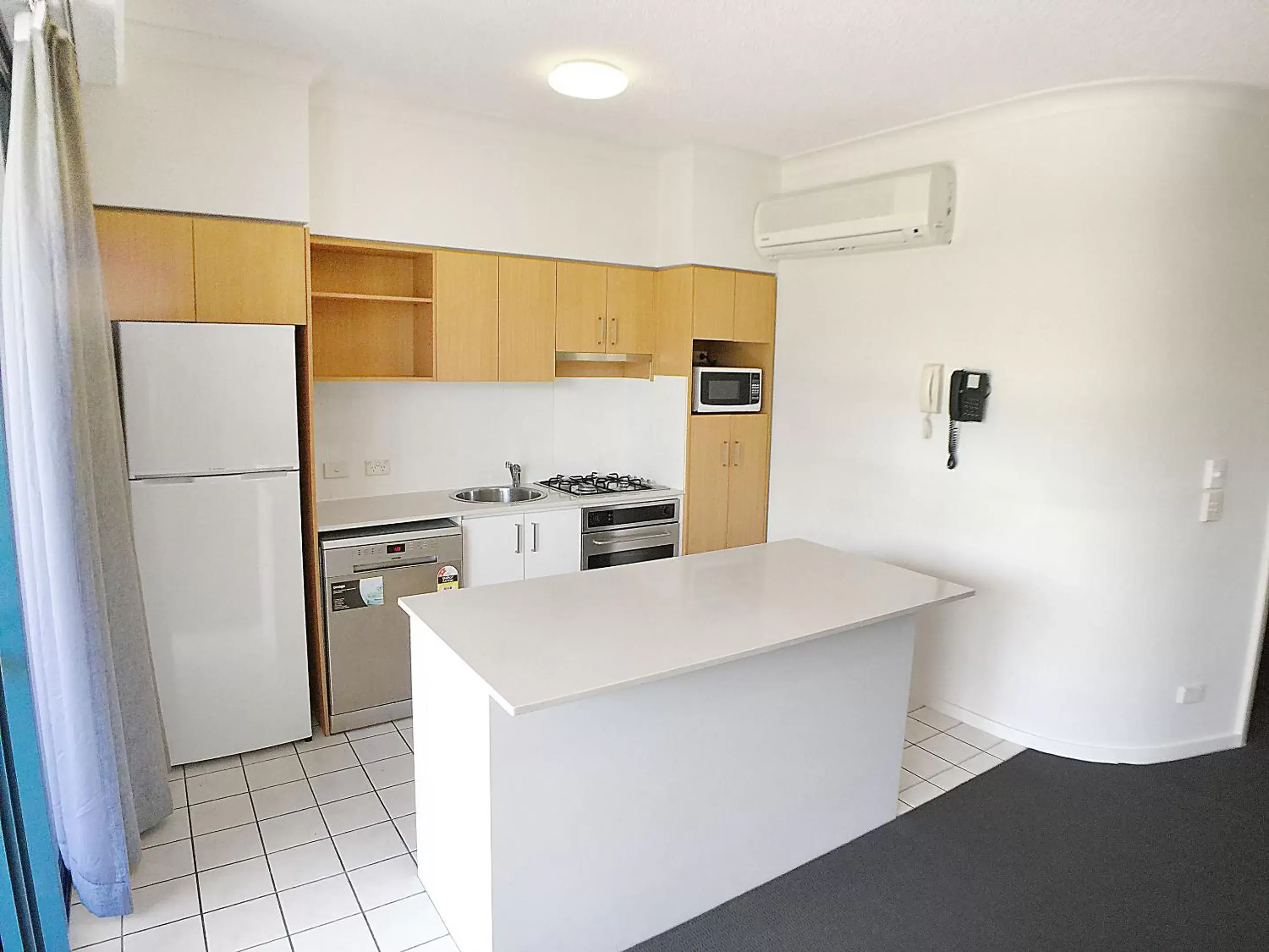 Kitchen or kitchenette, Kitchen/Kitchenette in Inn on the Park Apartments