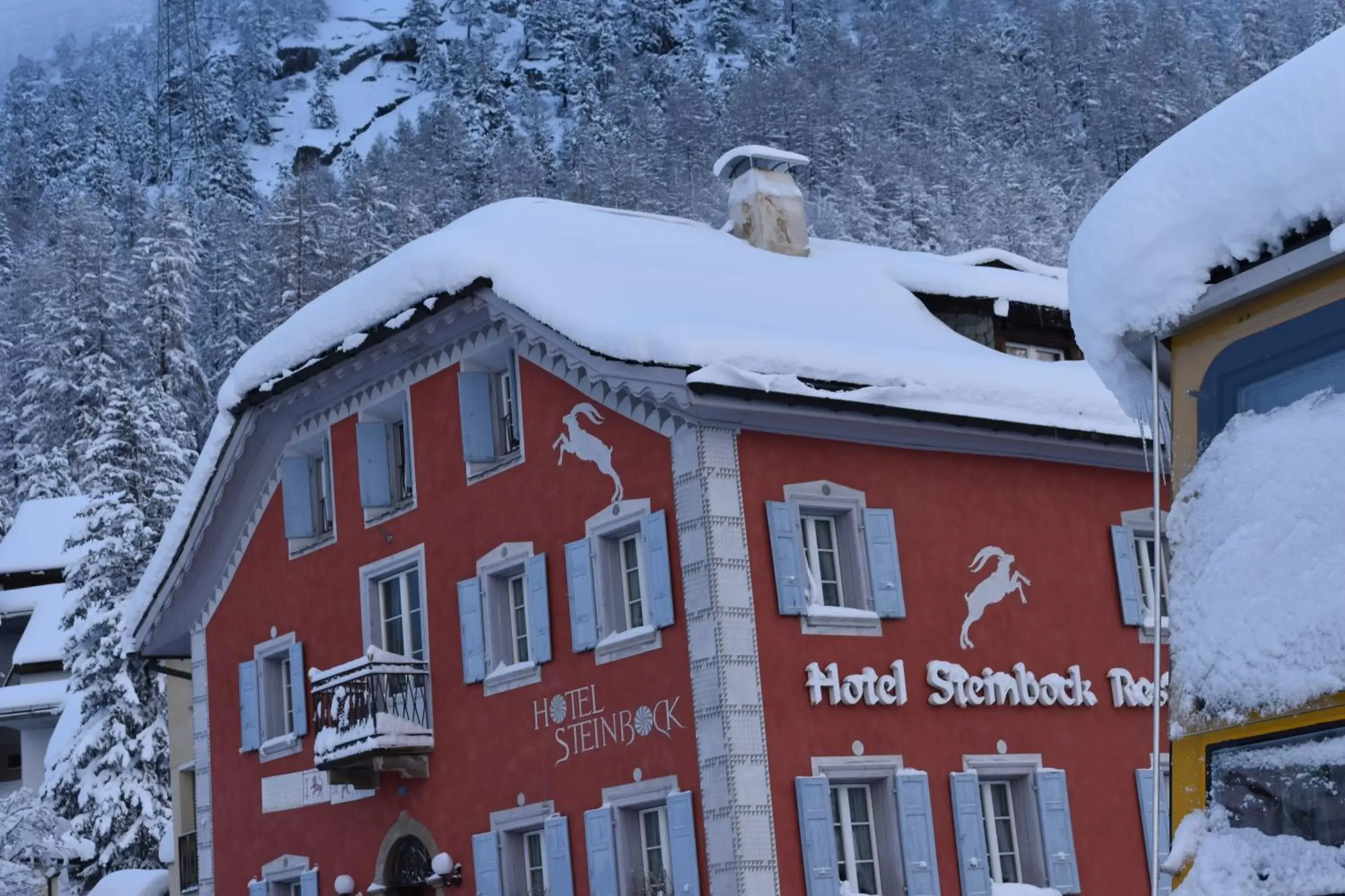 Property building, Winter in Hotel Steinbock Pontresina