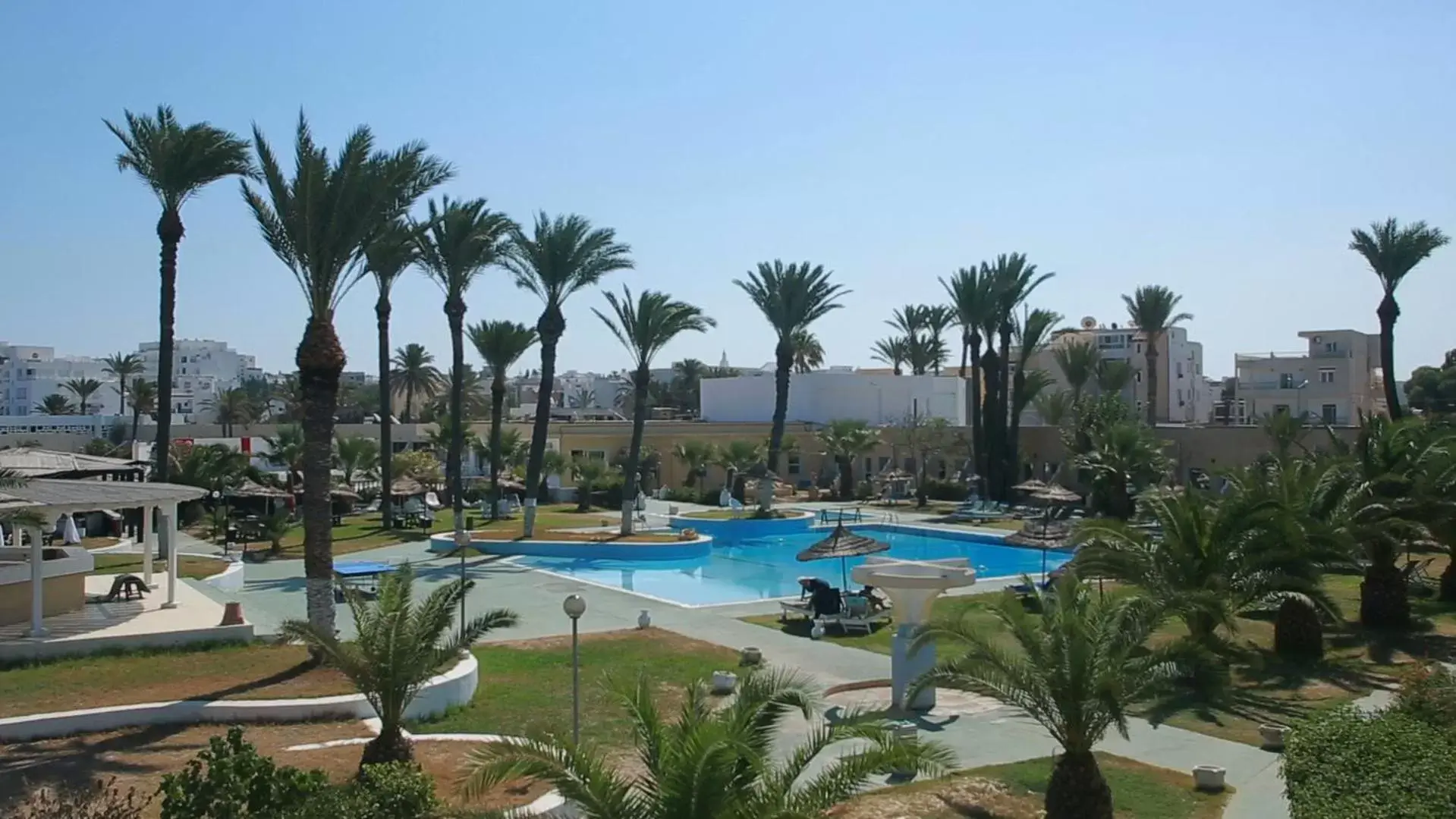 Breakfast, Pool View in Hotel Les Palmiers