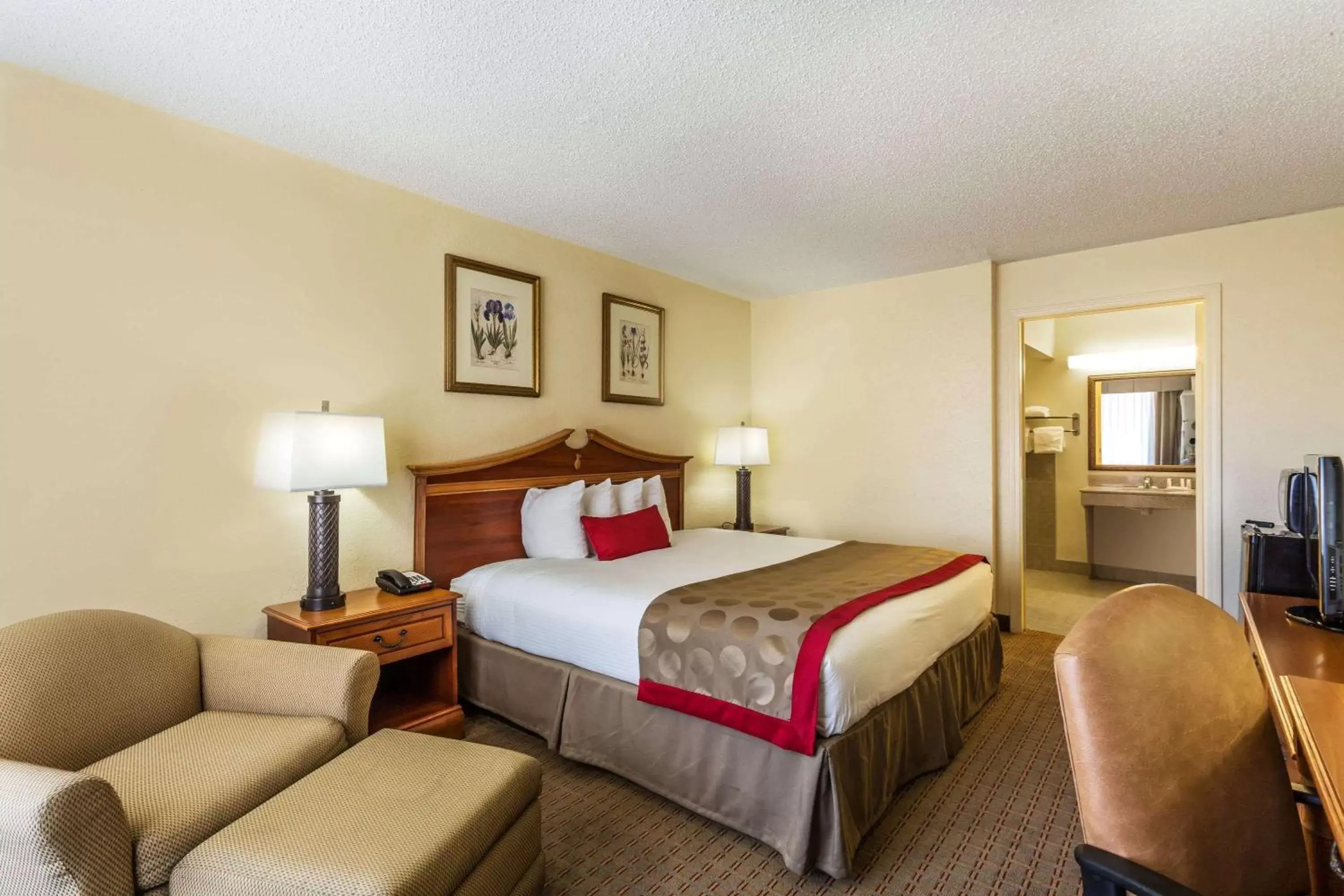 Photo of the whole room, Bed in Ramada by Wyndham Houma