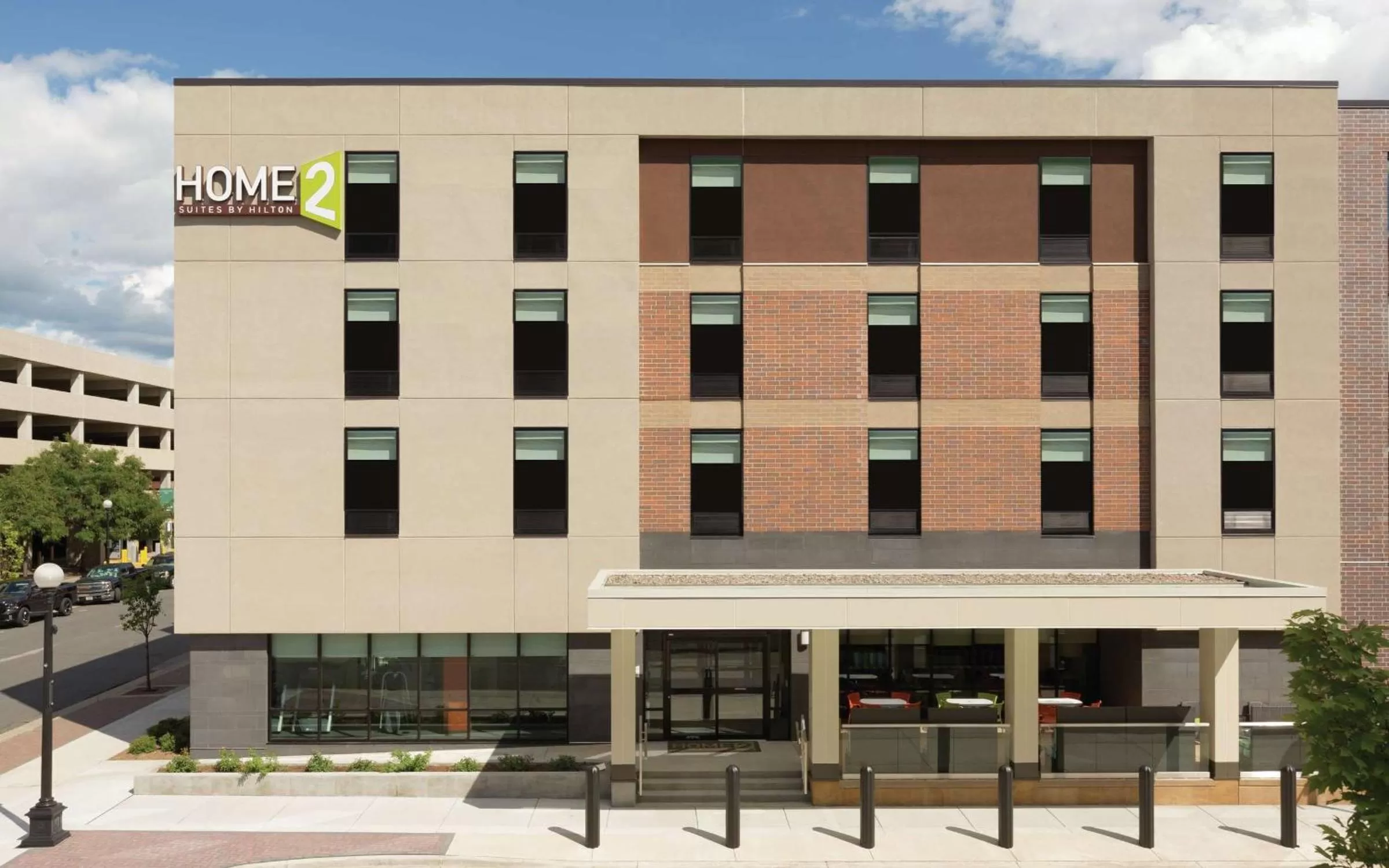 Property building in Home2 Suites By Hilton La Crosse