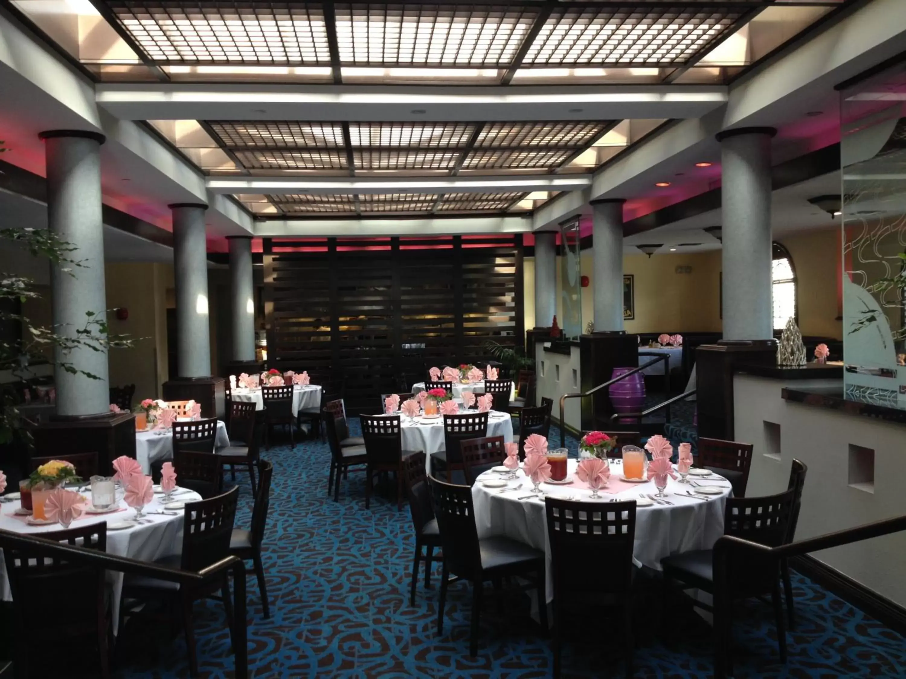 Banquet/Function facilities, Restaurant/Places to Eat in Radisson Hotel Chatsworth