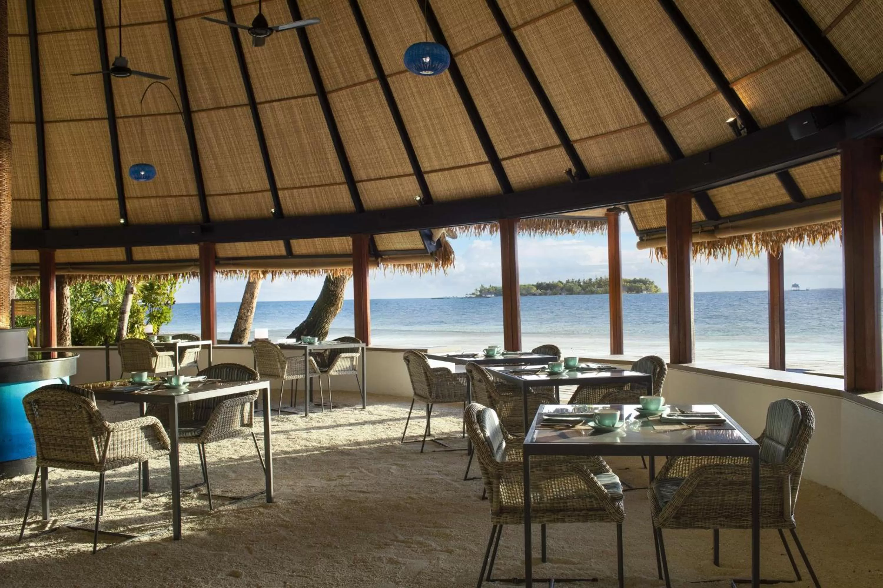 Restaurant/Places to Eat in Dhawa Ihuru