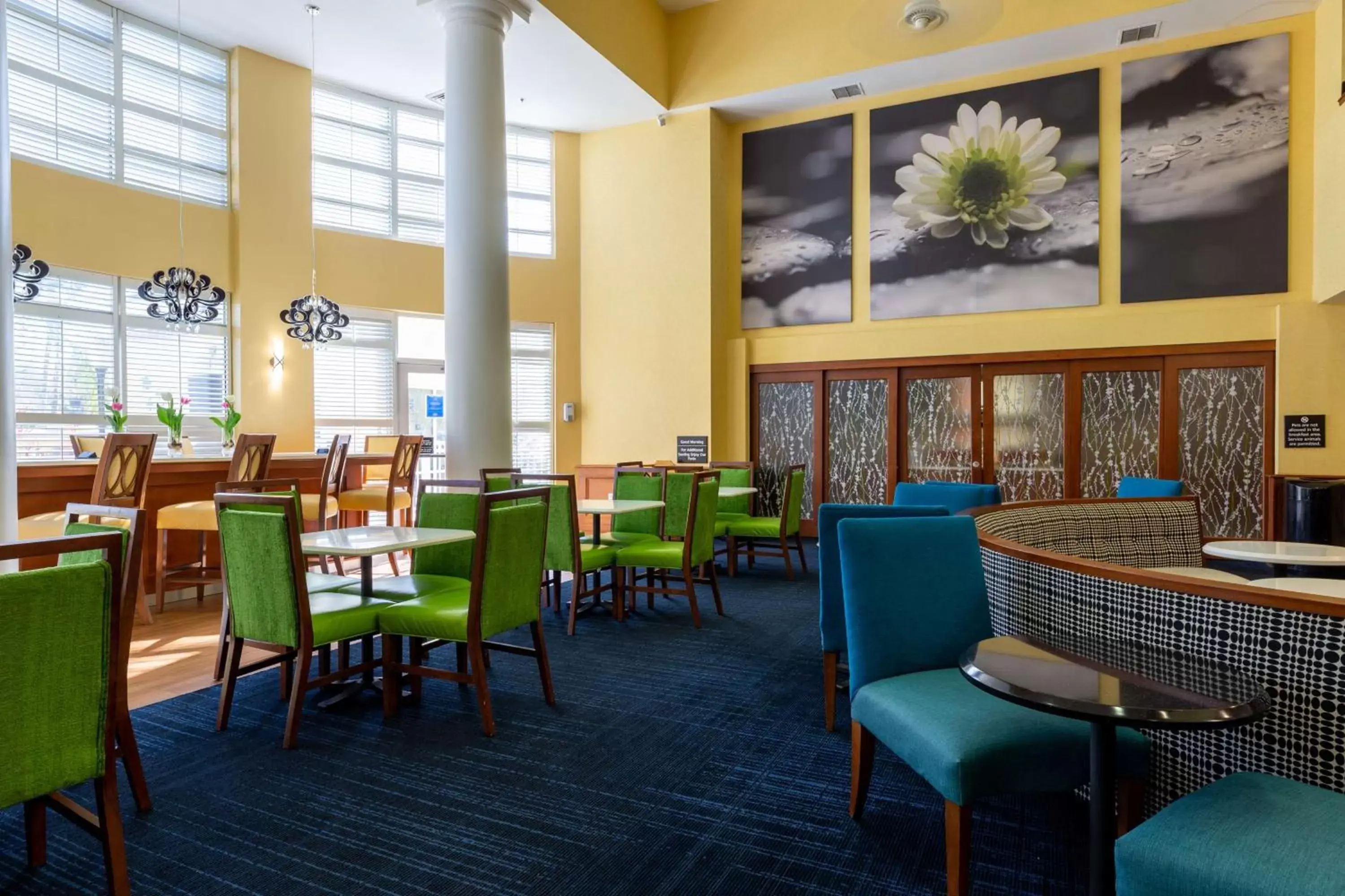 Lobby or reception, Restaurant/Places to Eat in Hampton Inn & Suites Jacksonville Deerwood Park