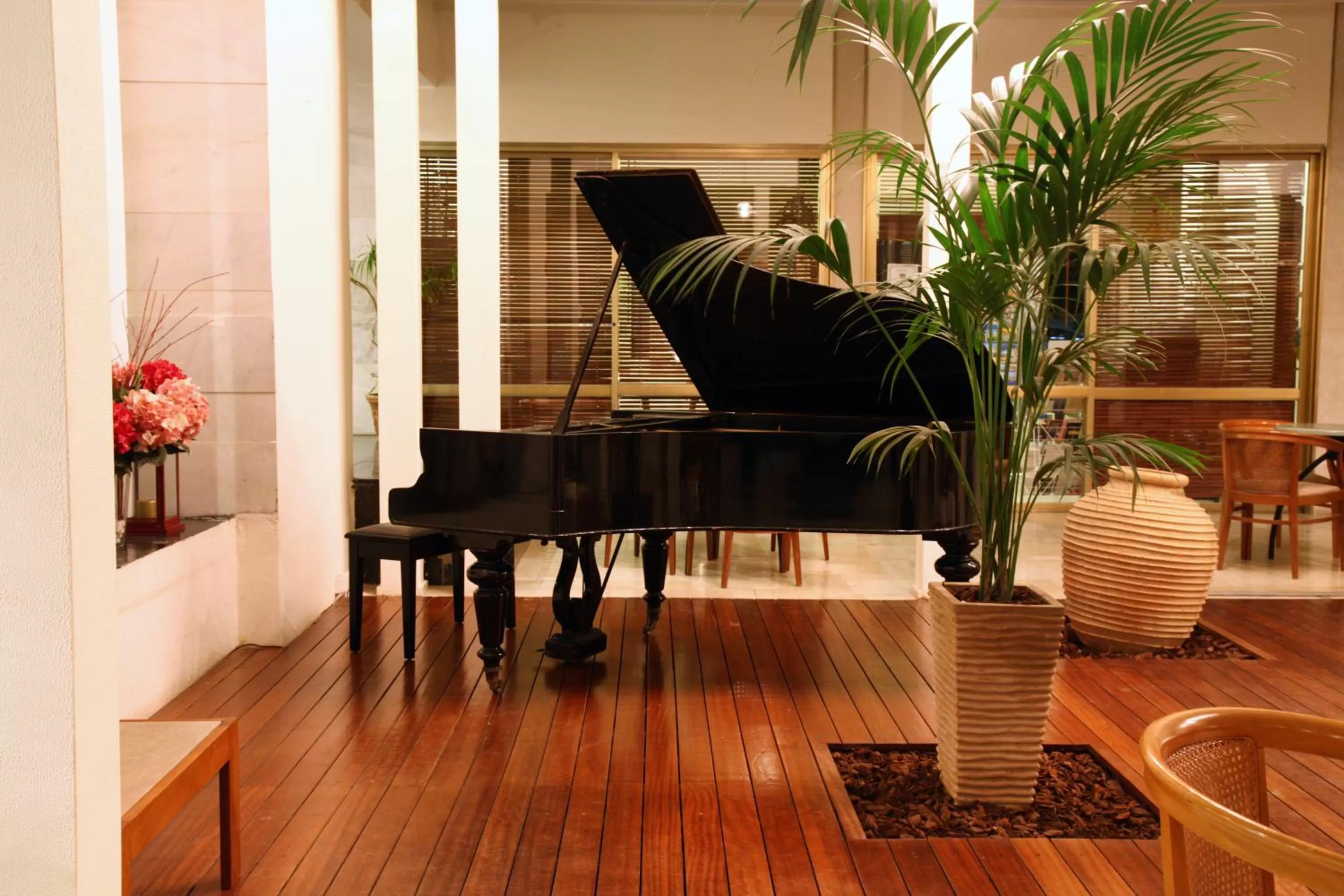 Lounge or bar in King Saron Hotel Resort